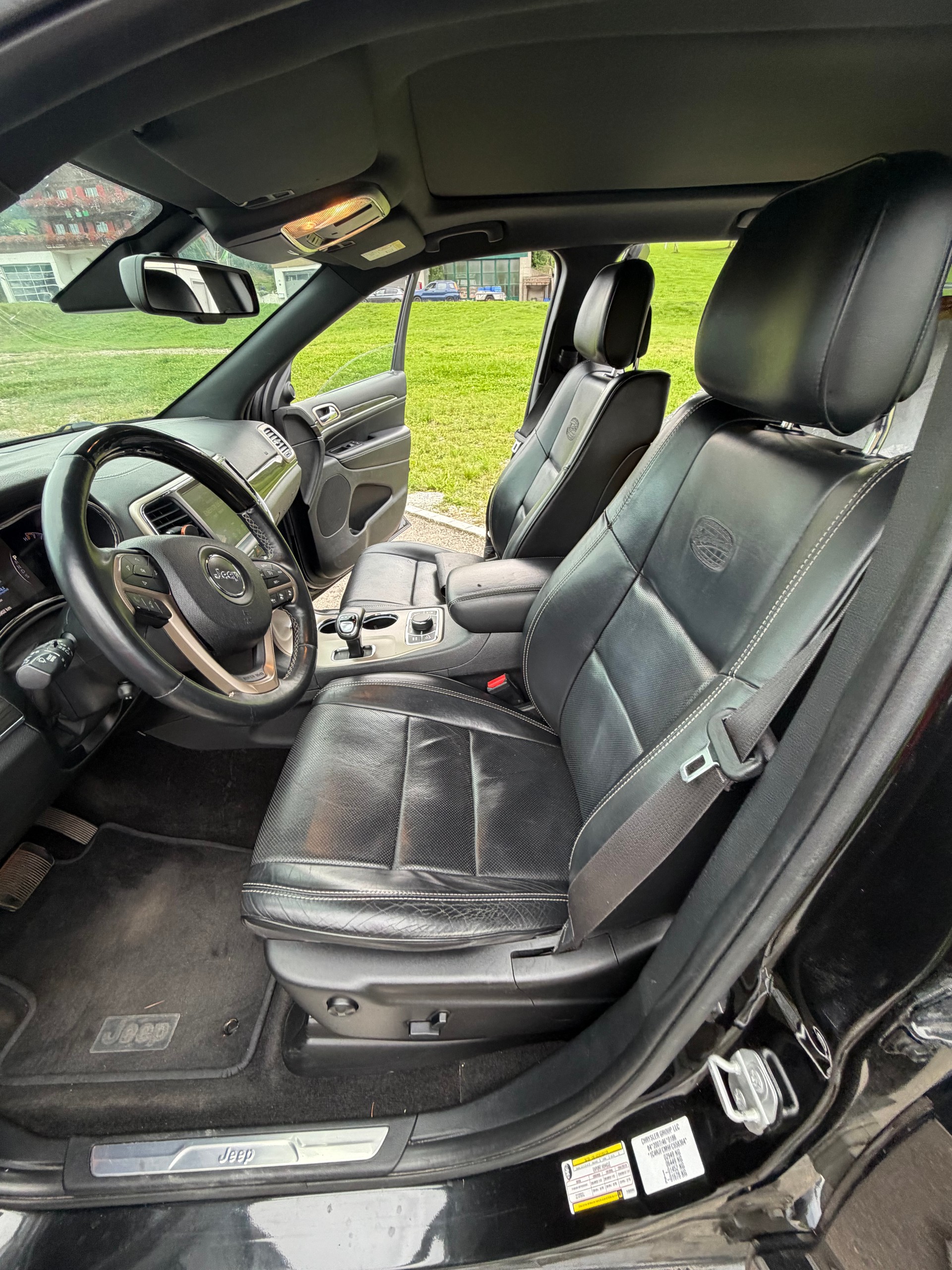 JEEP Grand Cherokee 3.0 CRD Overland Automatic-image-8