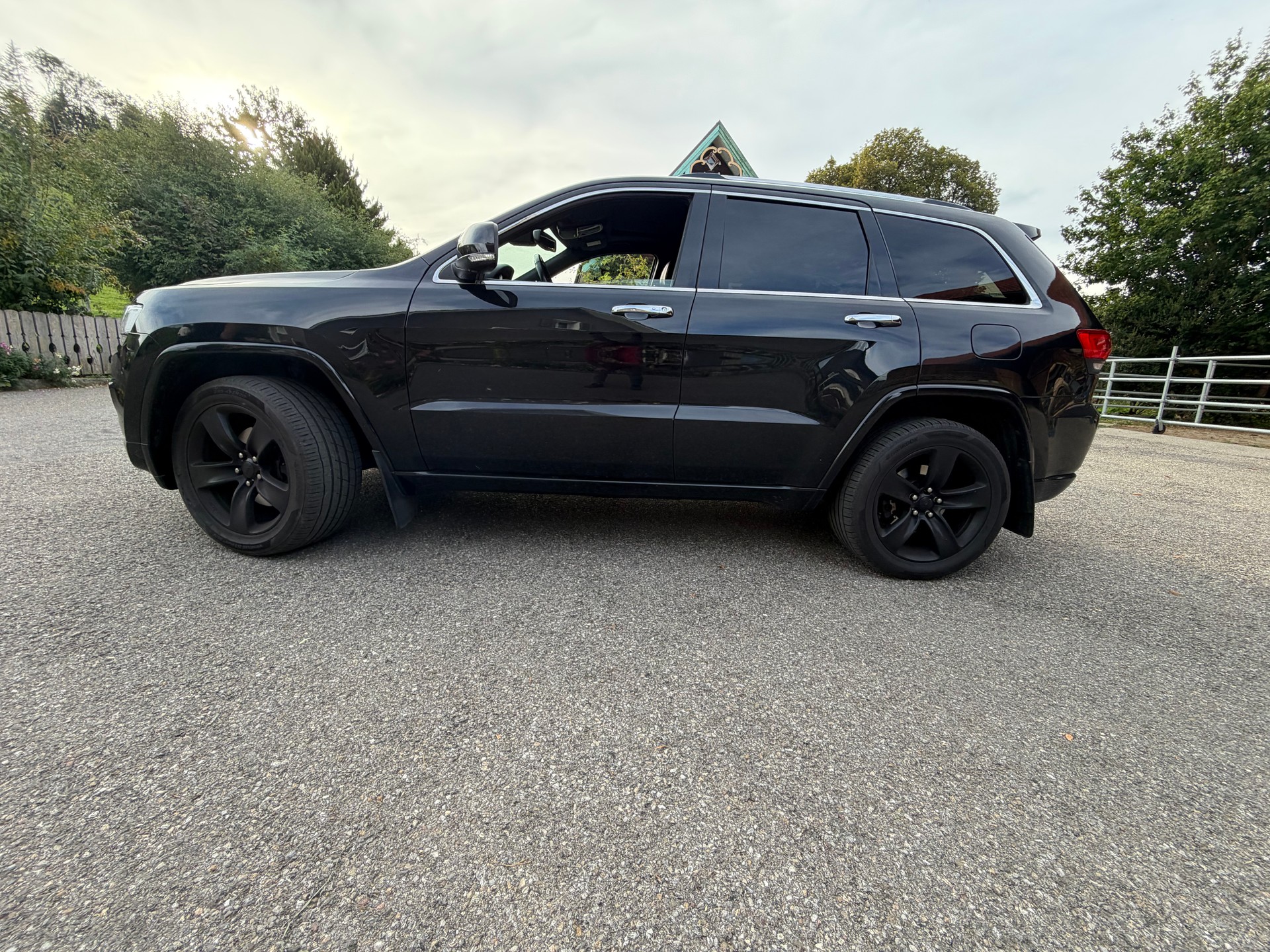 JEEP Grand Cherokee 3.0 CRD Overland Automatic-image-4