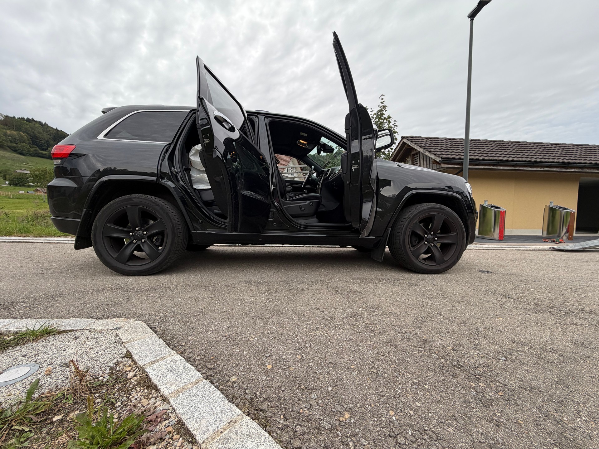 JEEP Grand Cherokee 3.0 CRD Overland Automatic-image-5