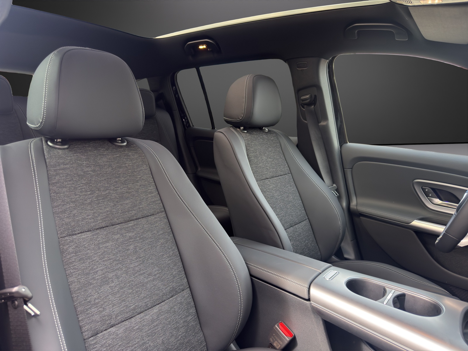 MERCEDES-BENZ GLB 250+ 85 kWh EQ-image-10