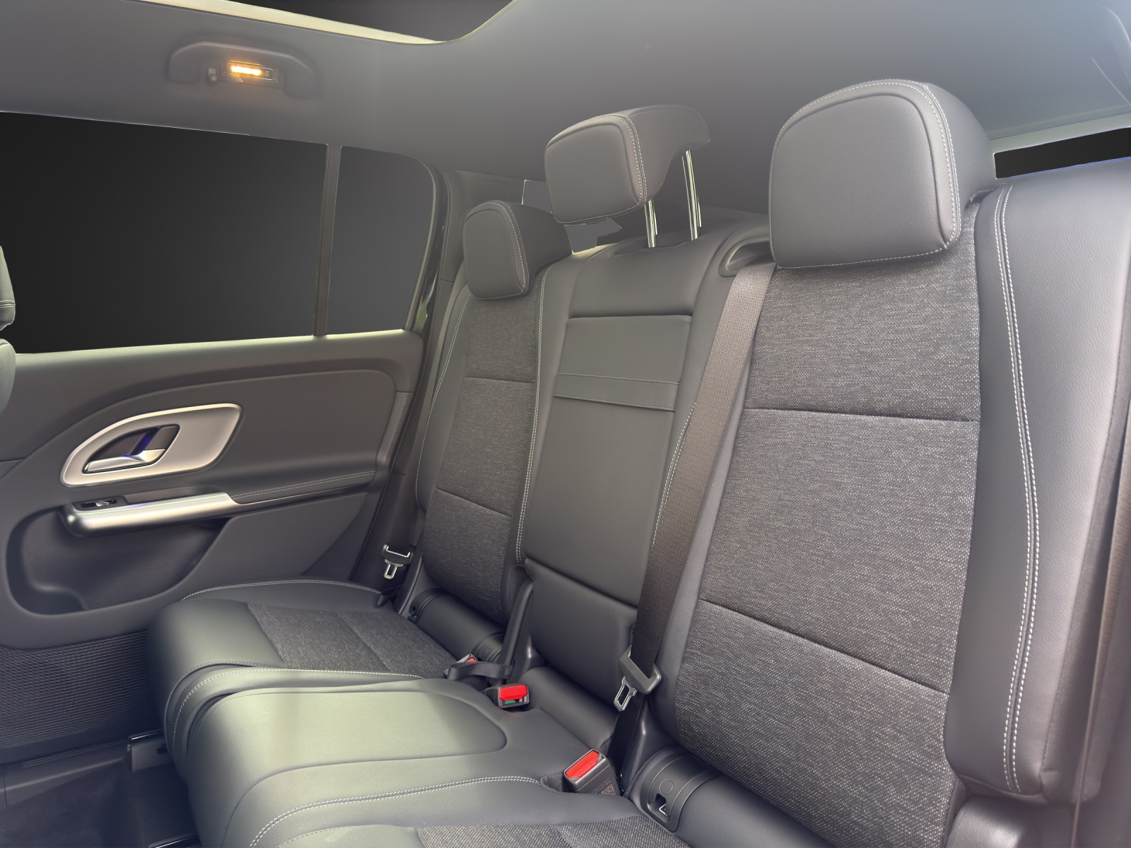 MERCEDES-BENZ GLB 250+ 85 kWh EQ-image-13