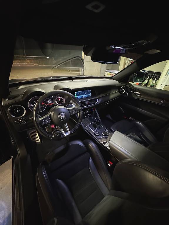 ALFA ROMEO STELVIO-image-1