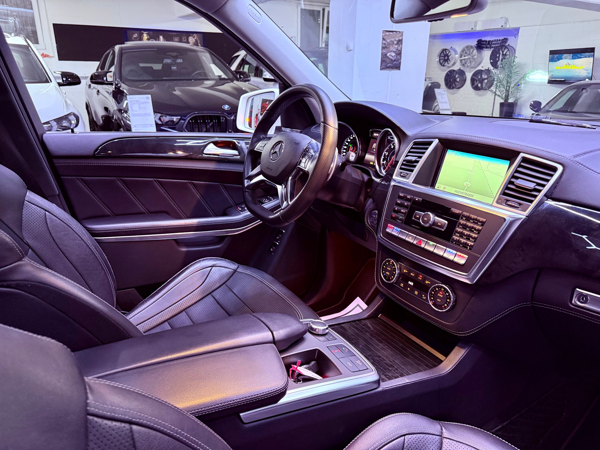 MERCEDES-BENZ GL 63 AMG 4Matic Speedshift Plus 7G-Tronic 7 Plätzer-image-27