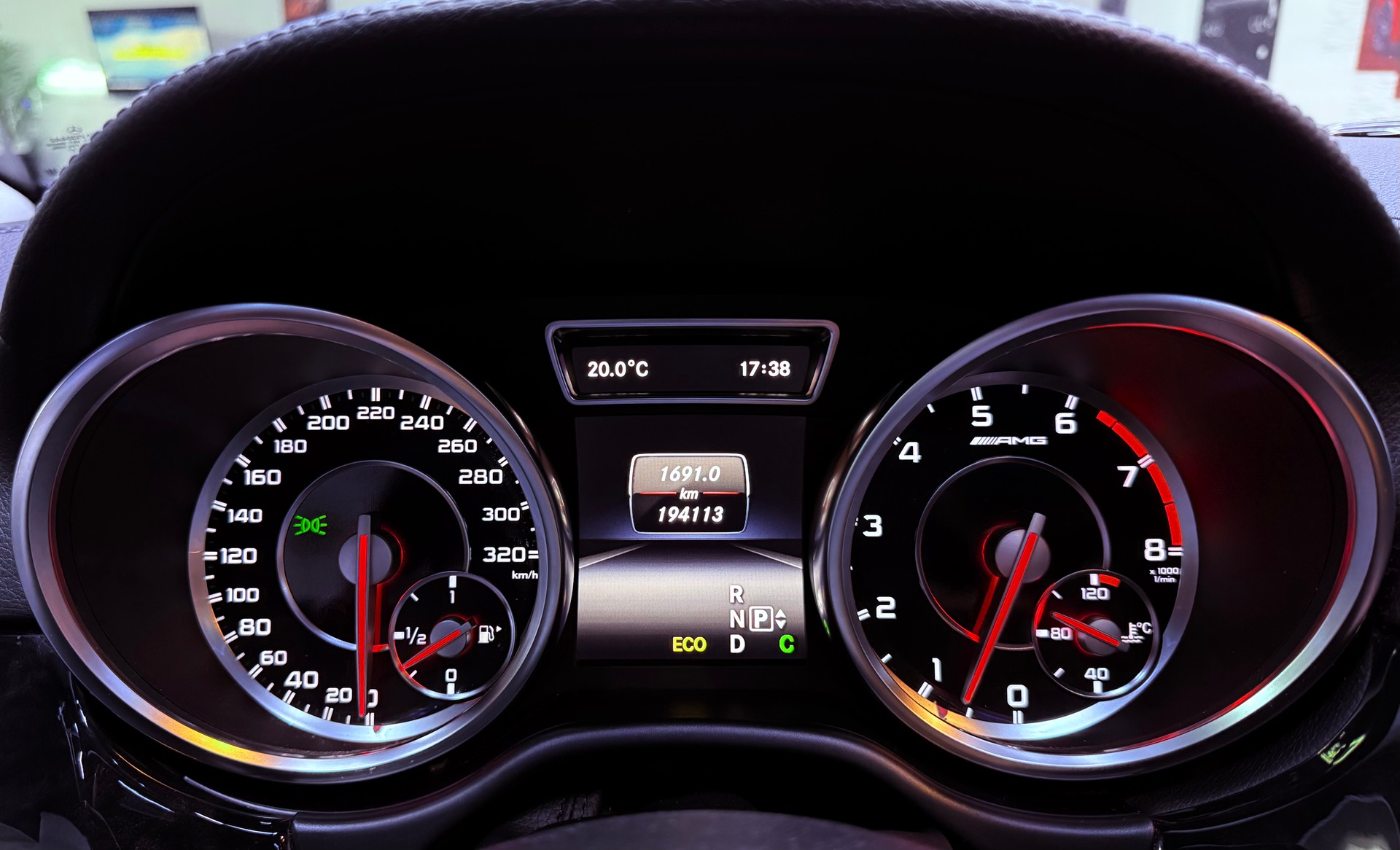 MERCEDES-BENZ GL 63 AMG 4Matic Speedshift Plus 7G-Tronic 7 Plätzer-image-17