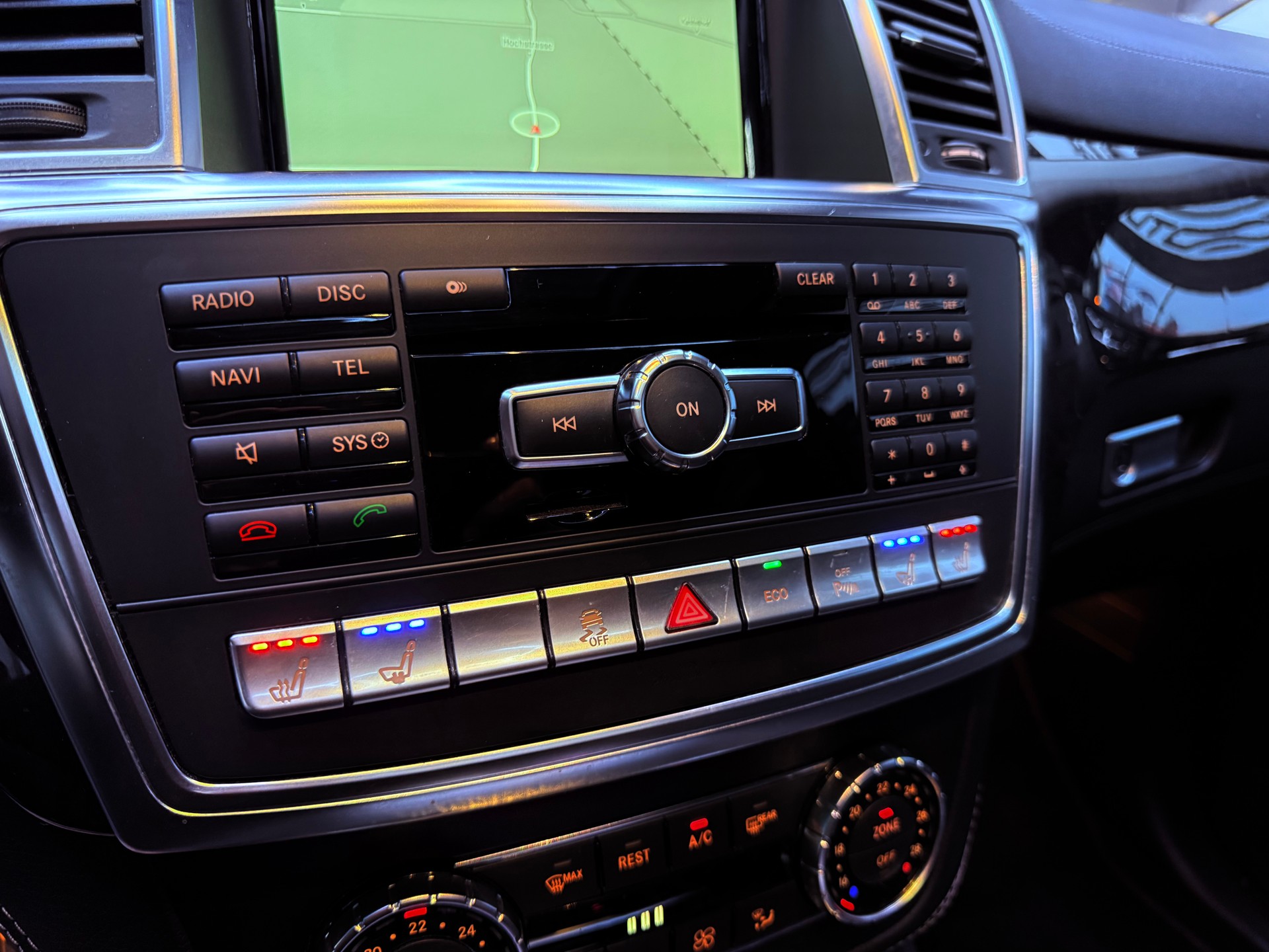 MERCEDES-BENZ GL 63 AMG 4Matic Speedshift Plus 7G-Tronic 7 Plätzer-image-19