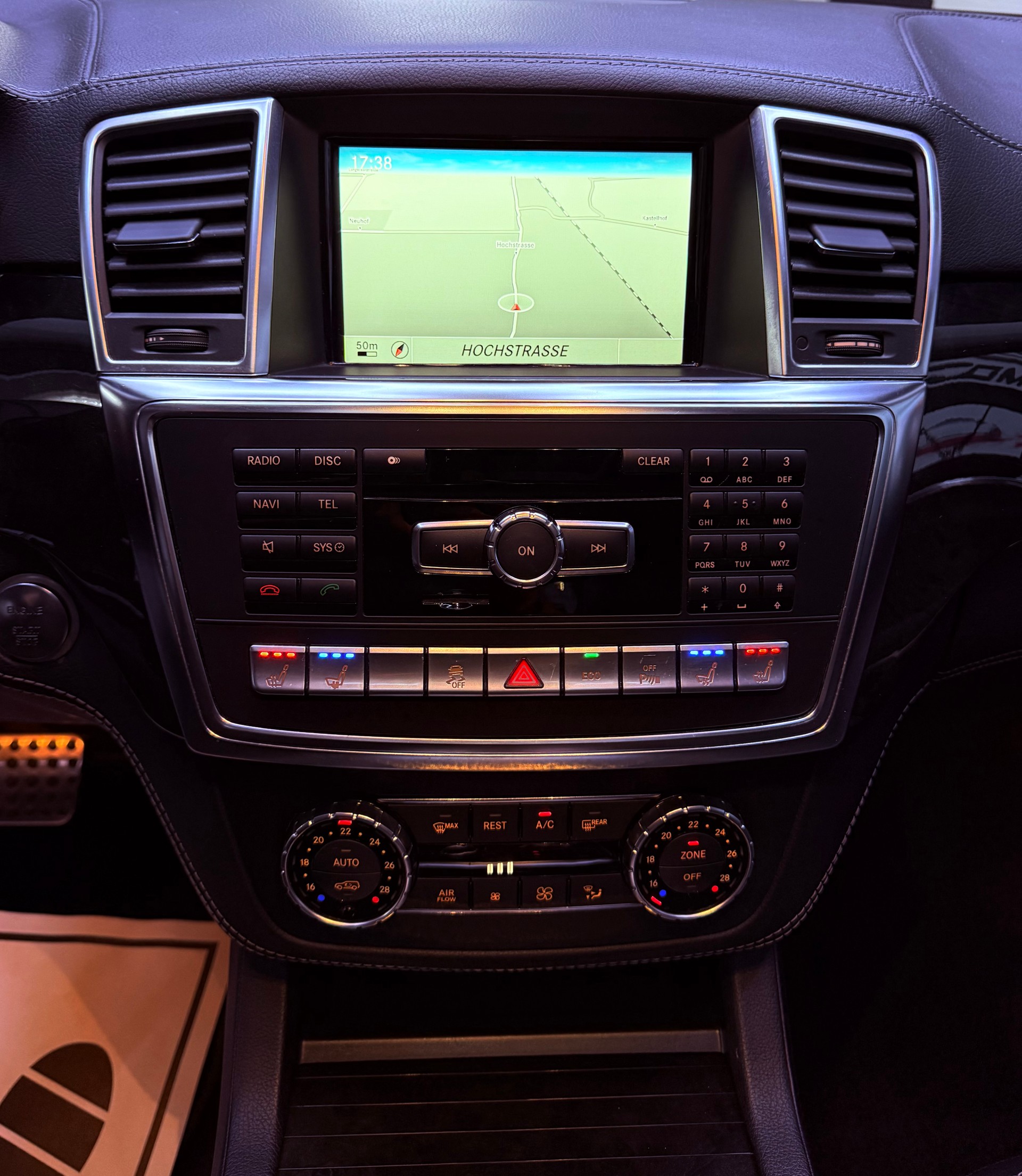 MERCEDES-BENZ GL 63 AMG 4Matic Speedshift Plus 7G-Tronic 7 Plätzer-image-18