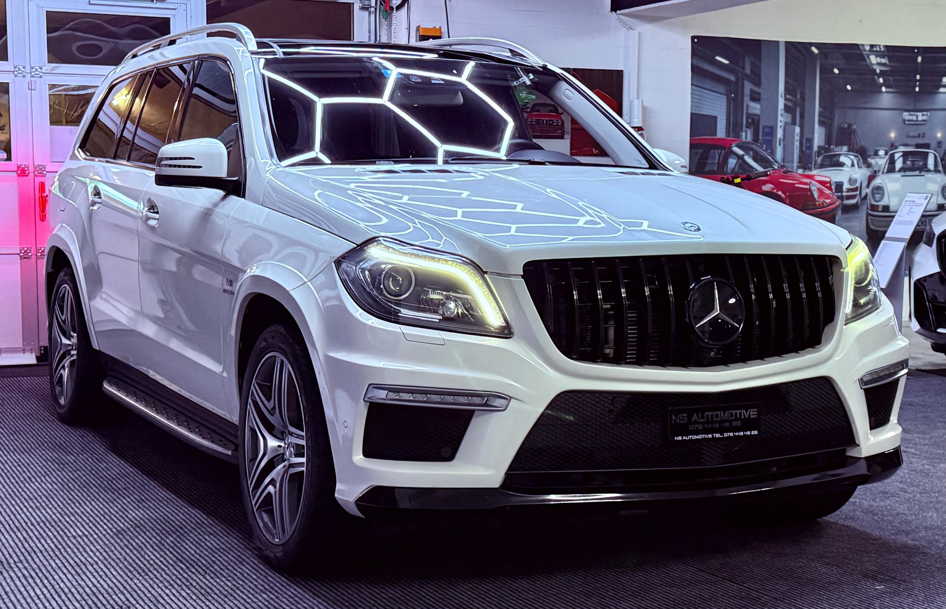 MERCEDES-BENZ GL 63 AMG 4Matic Speedshift Plus 7G-Tronic 7 Plätzer-image-2