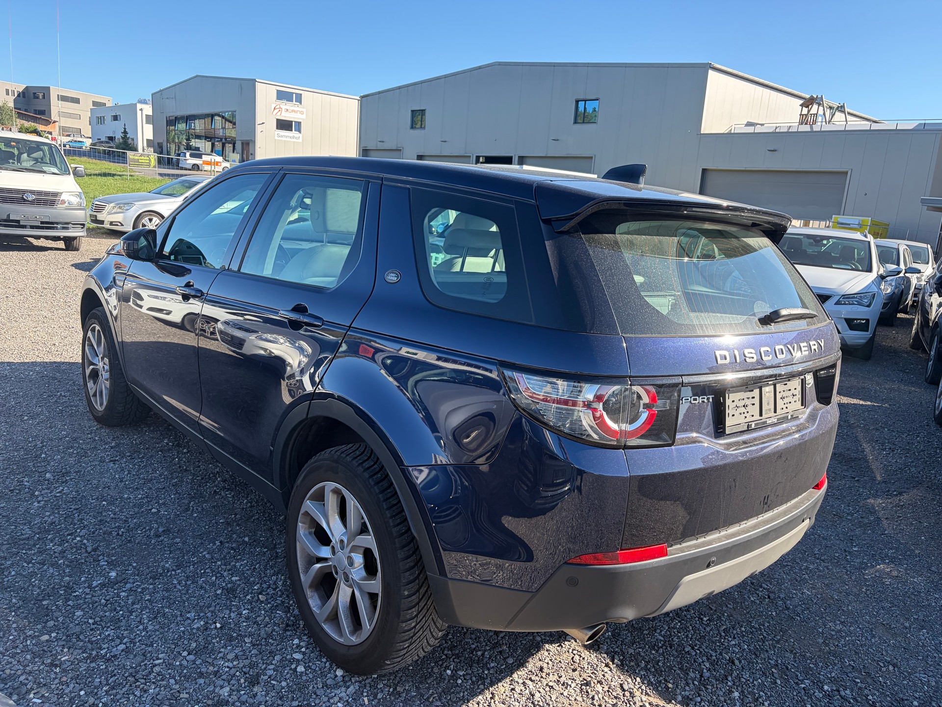 LAND ROVER Discovery Sport 2.0 TD4 SE AT9-image-3