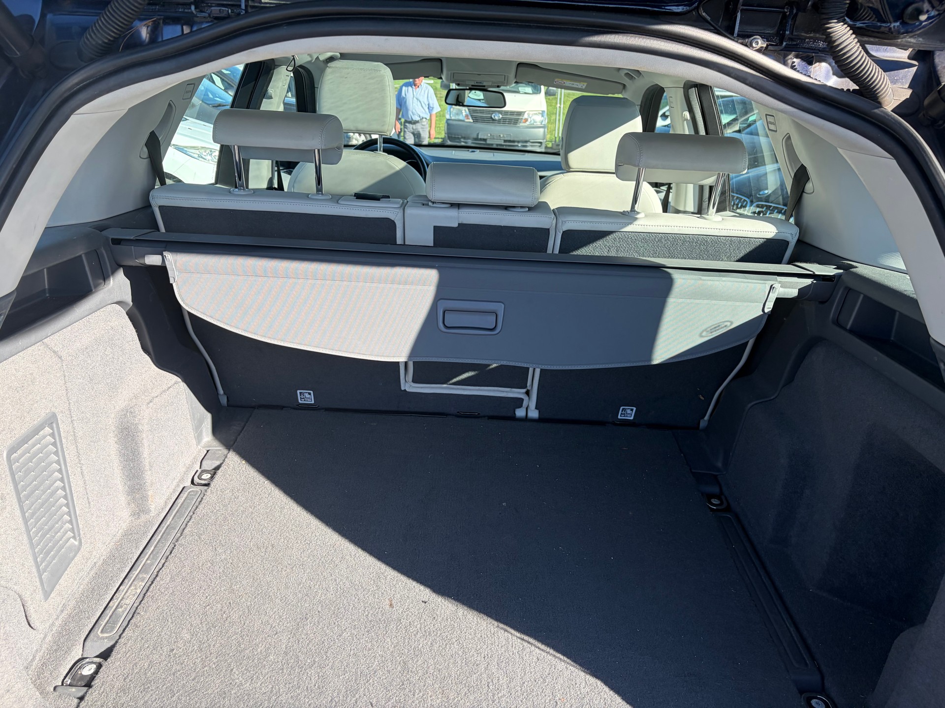 LAND ROVER Discovery Sport 2.0 TD4 SE AT9-image-13