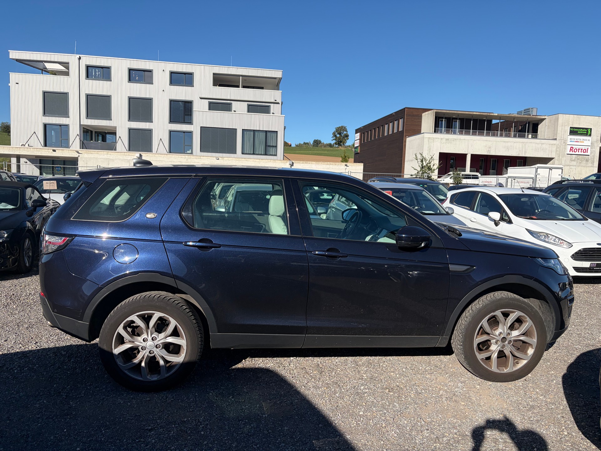 LAND ROVER Discovery Sport 2.0 TD4 SE AT9-image-5
