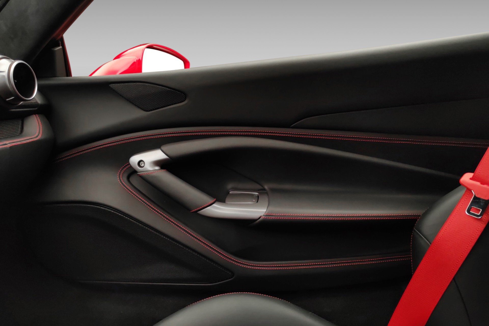FERRARI F8 Tributo-image-14