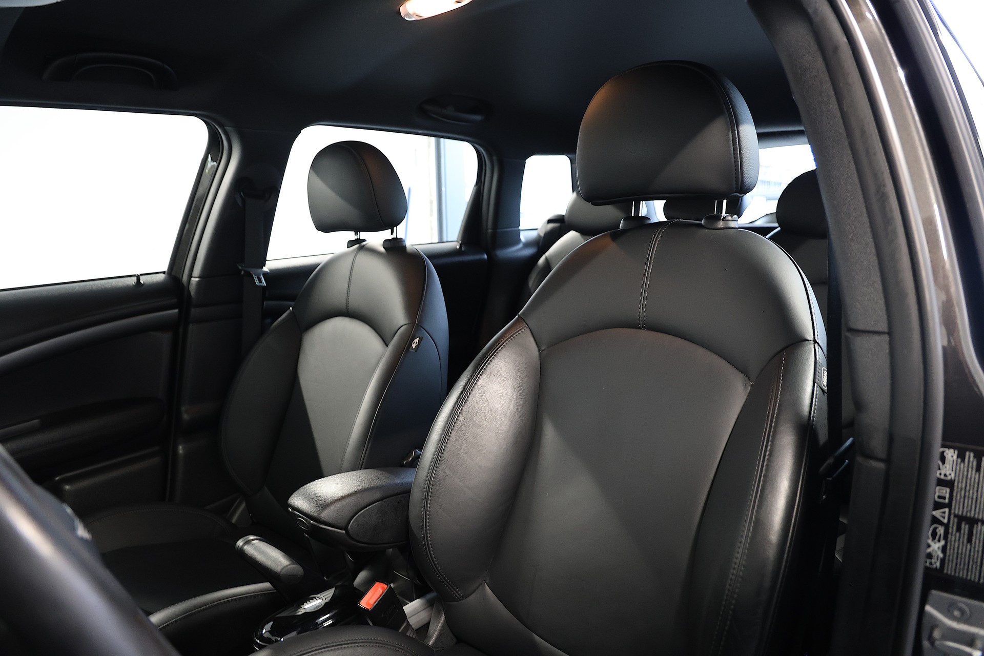 MINI Countryman R60 1.6i Cooper S ALL4-image-6