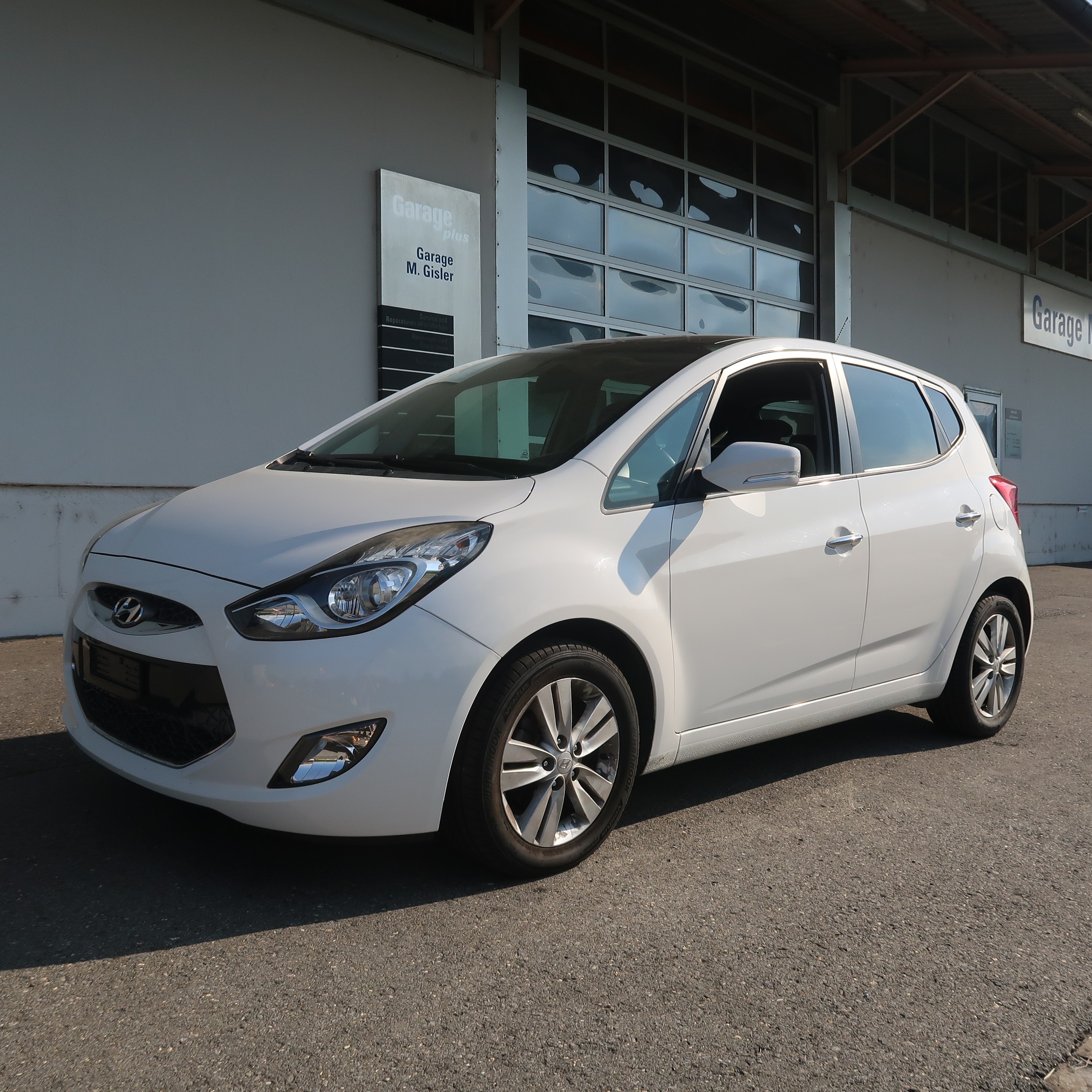 Car photo