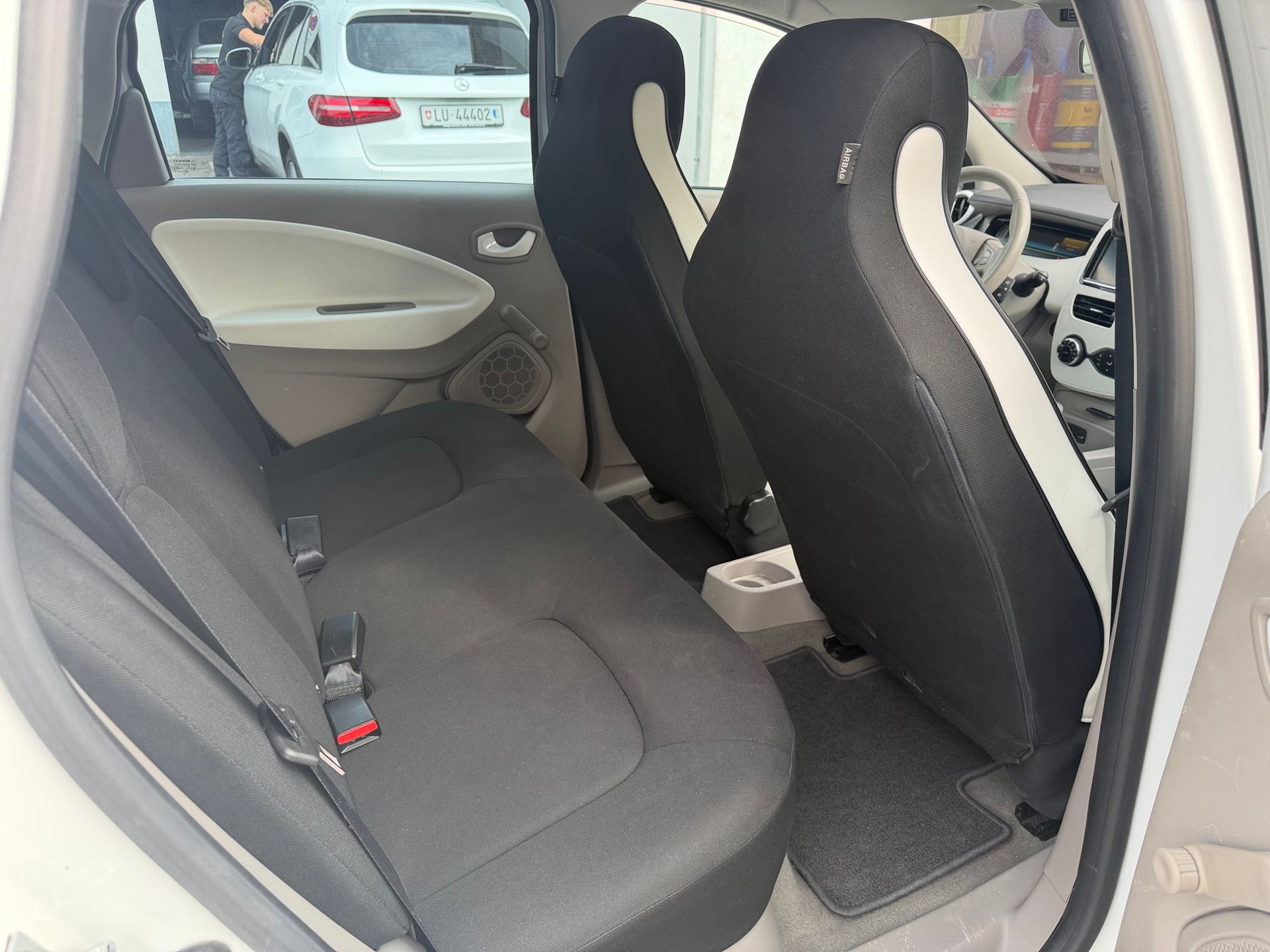 RENAULT ZOE-image-7