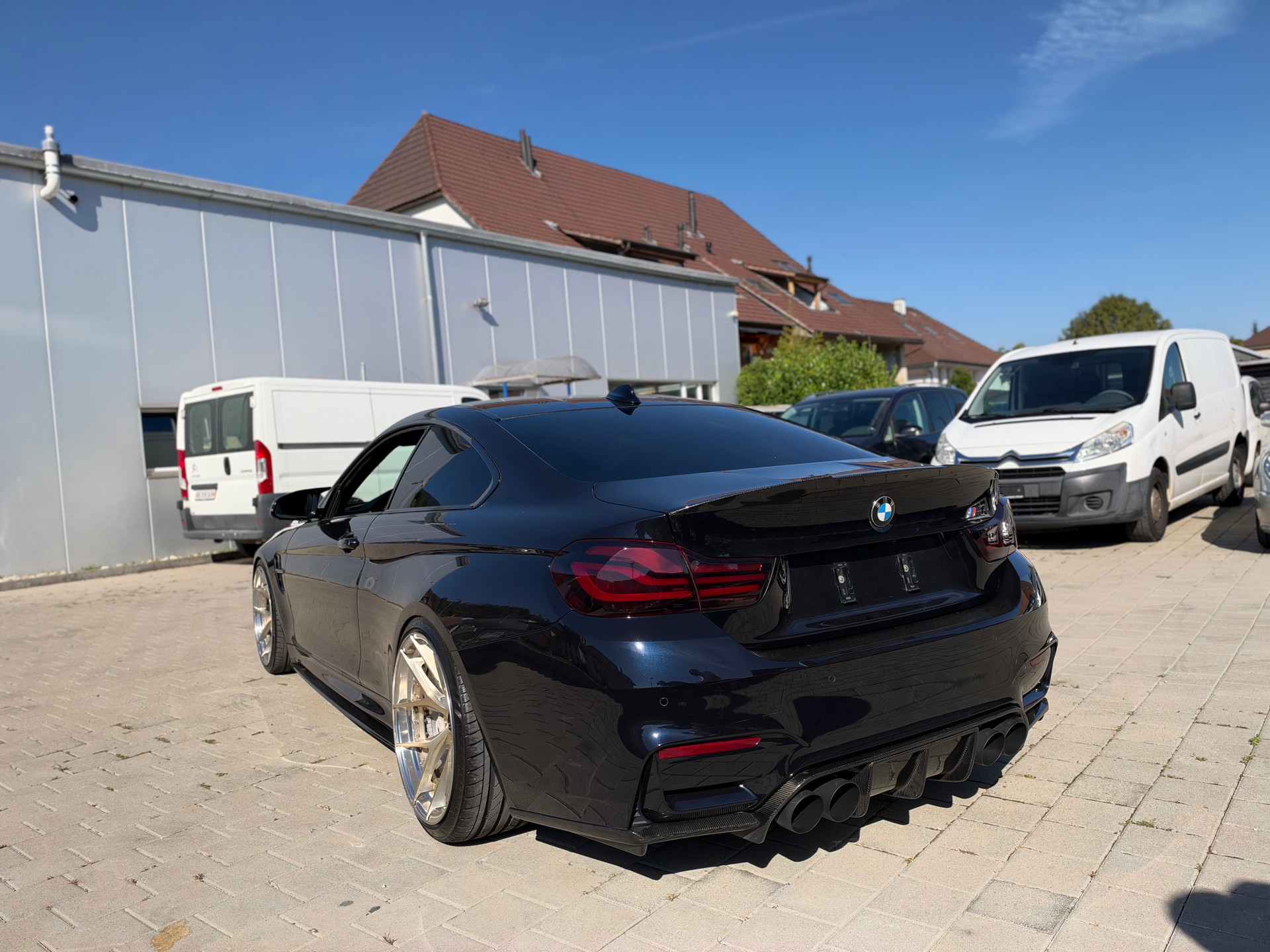 BMW M4 Coupé DKG-image-8