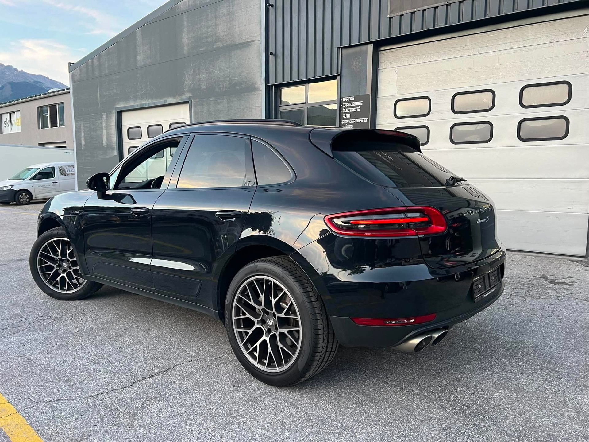PORSCHE Macan S Diesel PDK-image-2