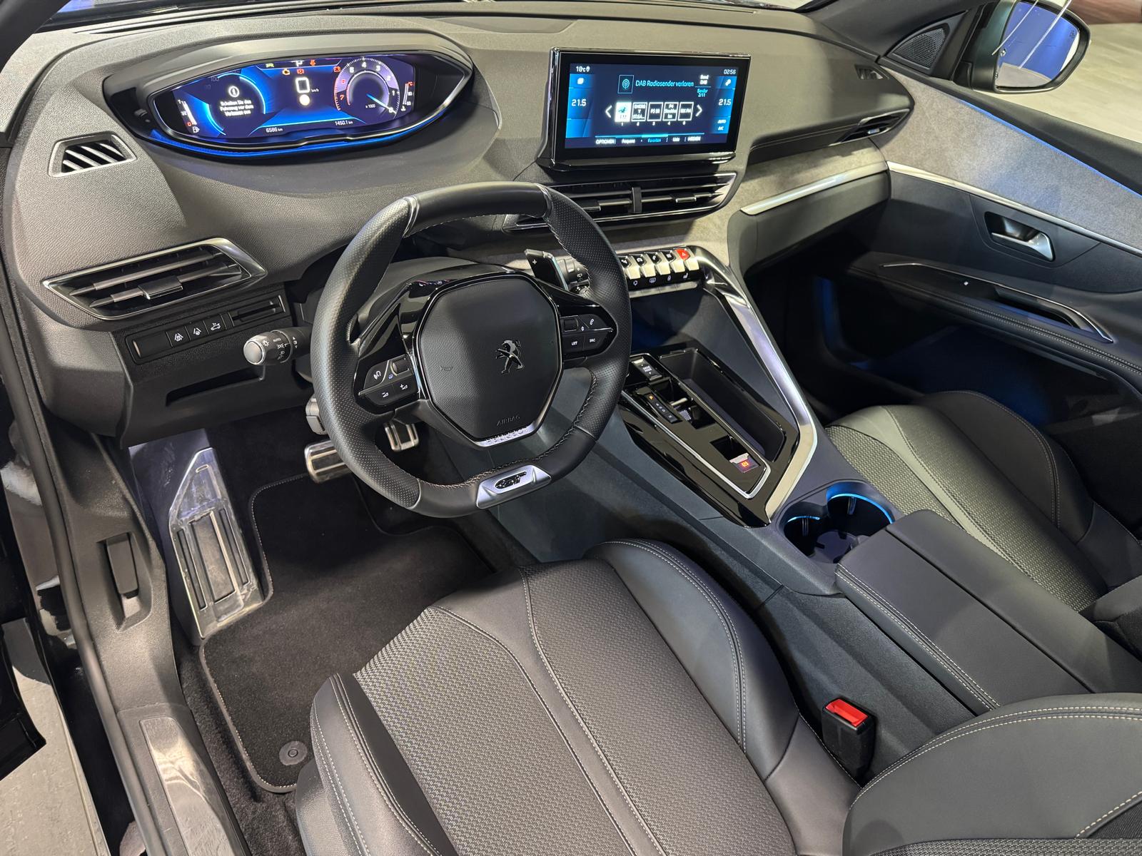 PEUGEOT 3008 1.2 PureTech GT-image-6