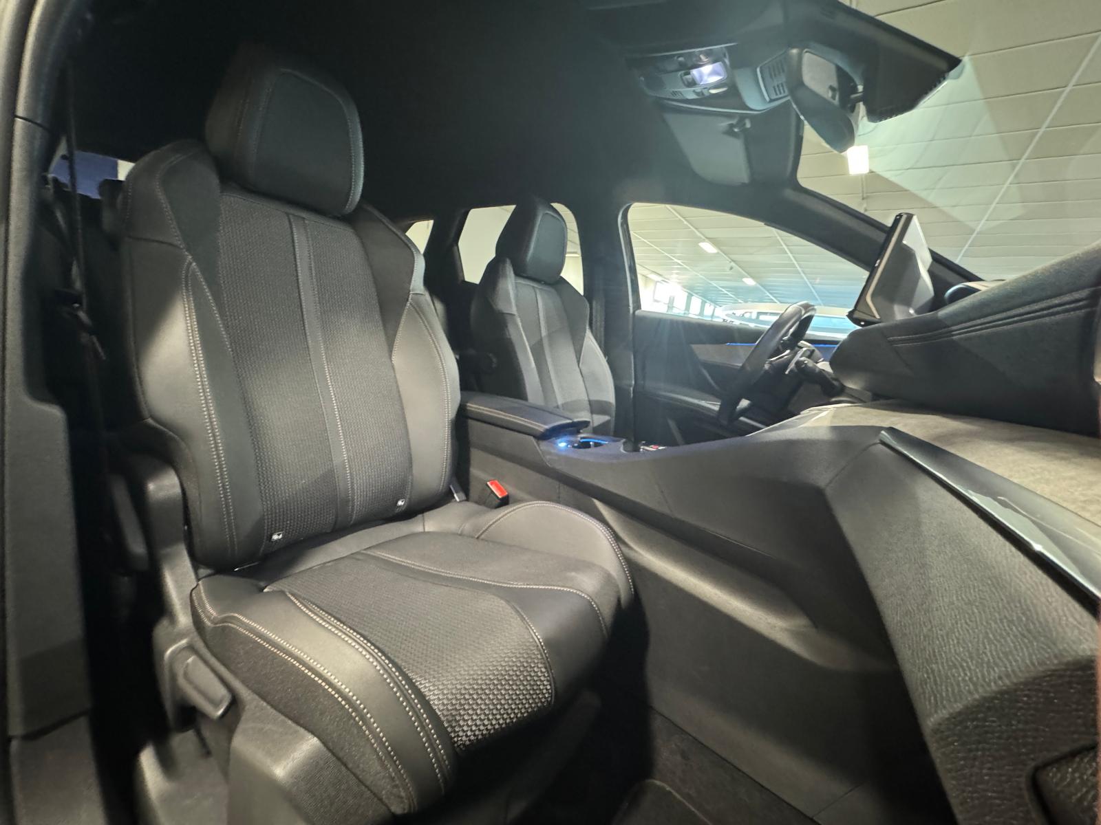 PEUGEOT 3008 1.2 PureTech GT-image-7