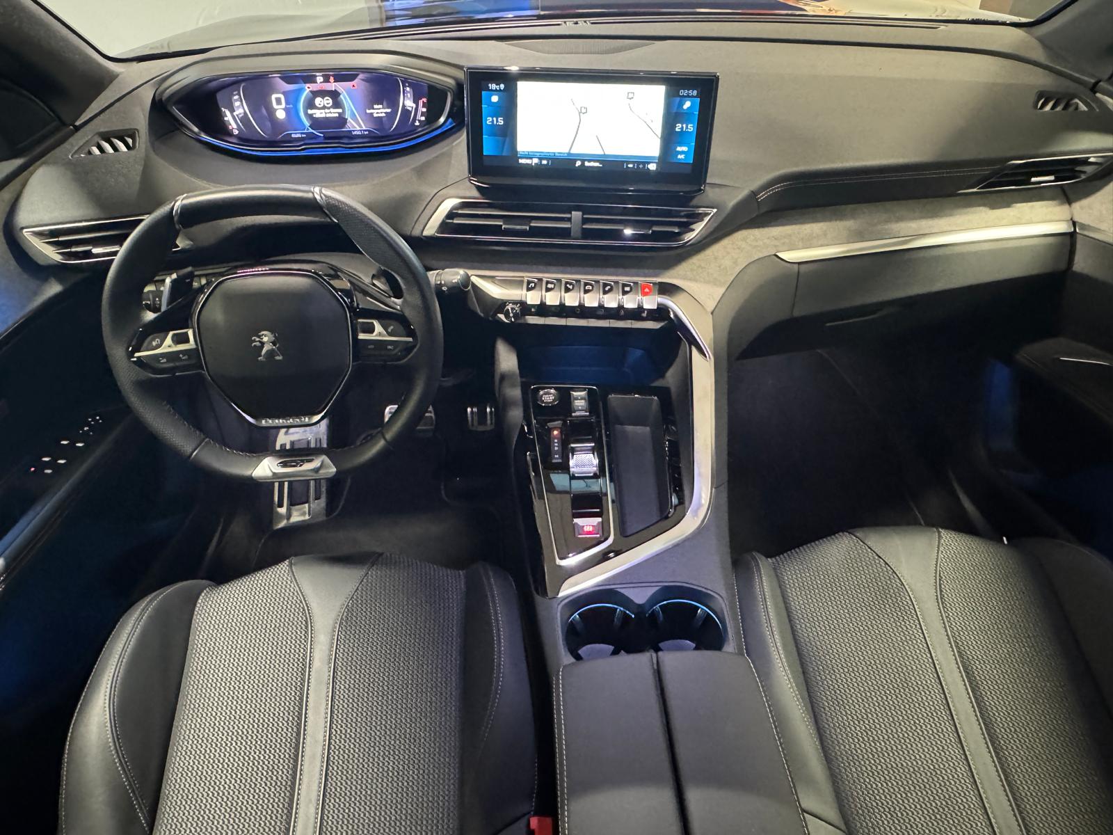 PEUGEOT 3008 1.2 PureTech GT-image-5