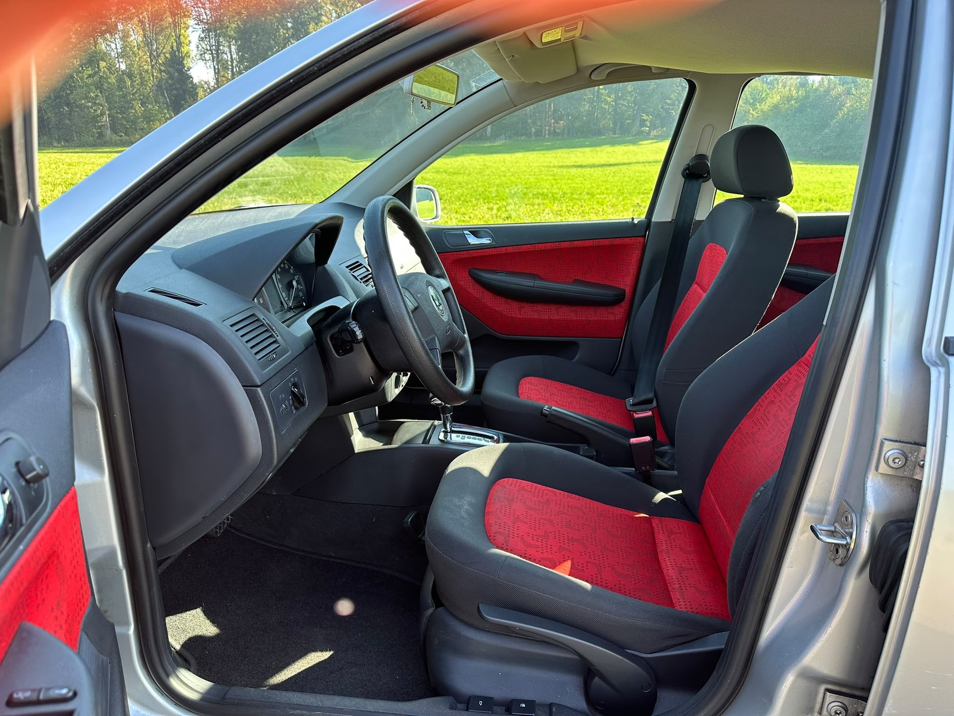 SKODA Fabia 1.4 16V Comfort-image-10