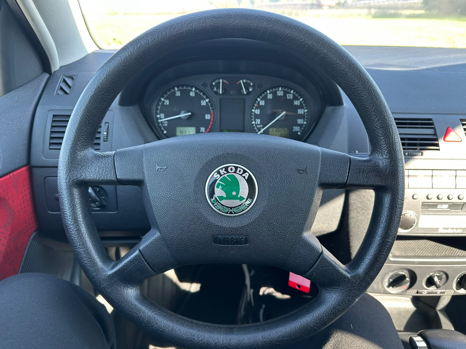 SKODA Fabia 1.4 16V Comfort-image-12