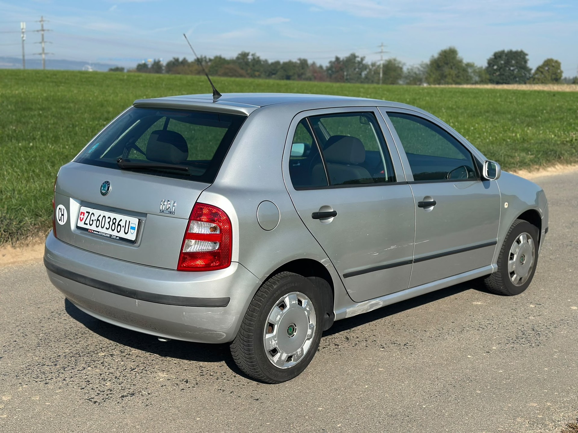 SKODA Fabia 1.4 16V Comfort-image-5