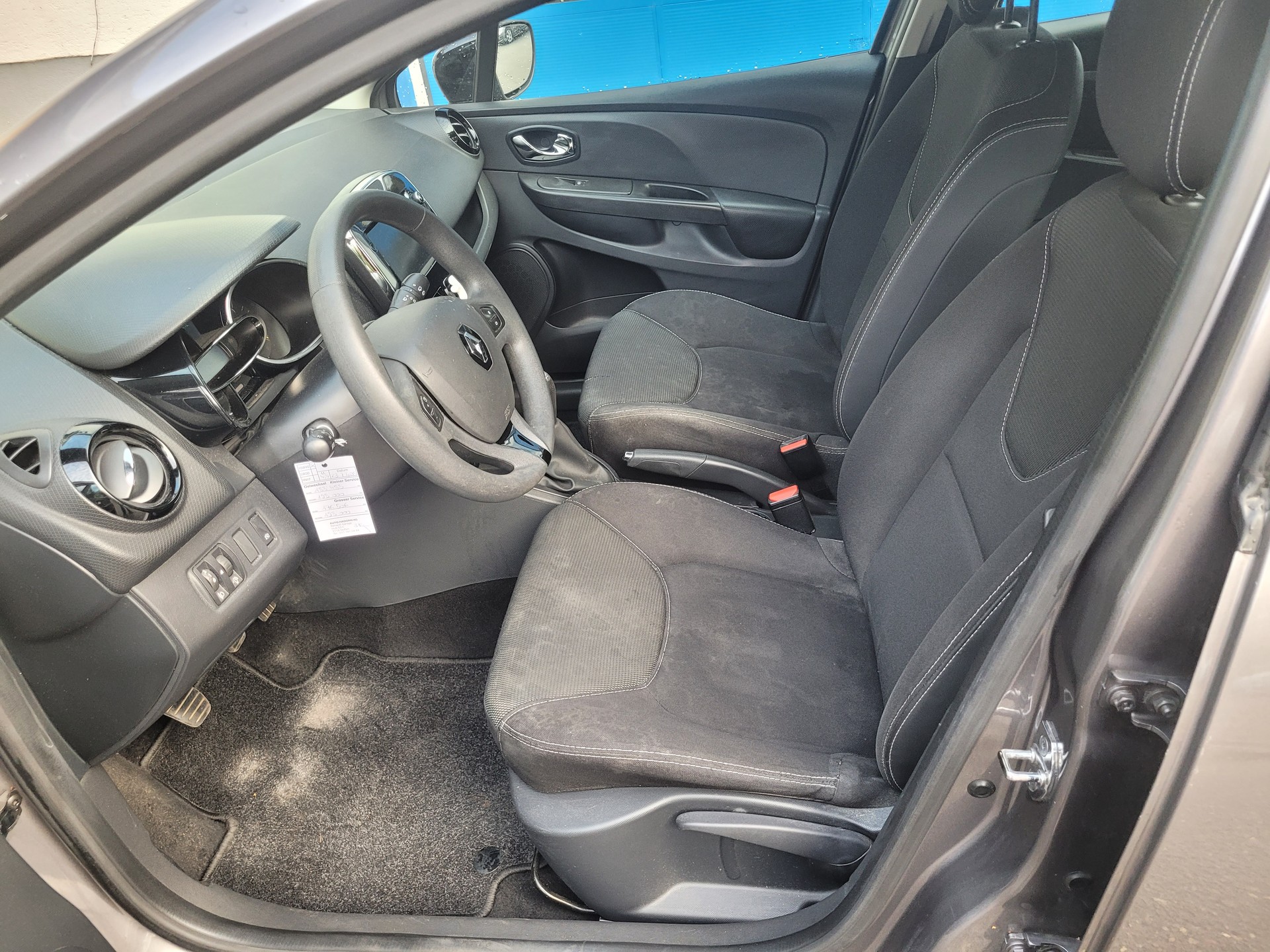 RENAULT Clio 0.9 12V Expression-image-12