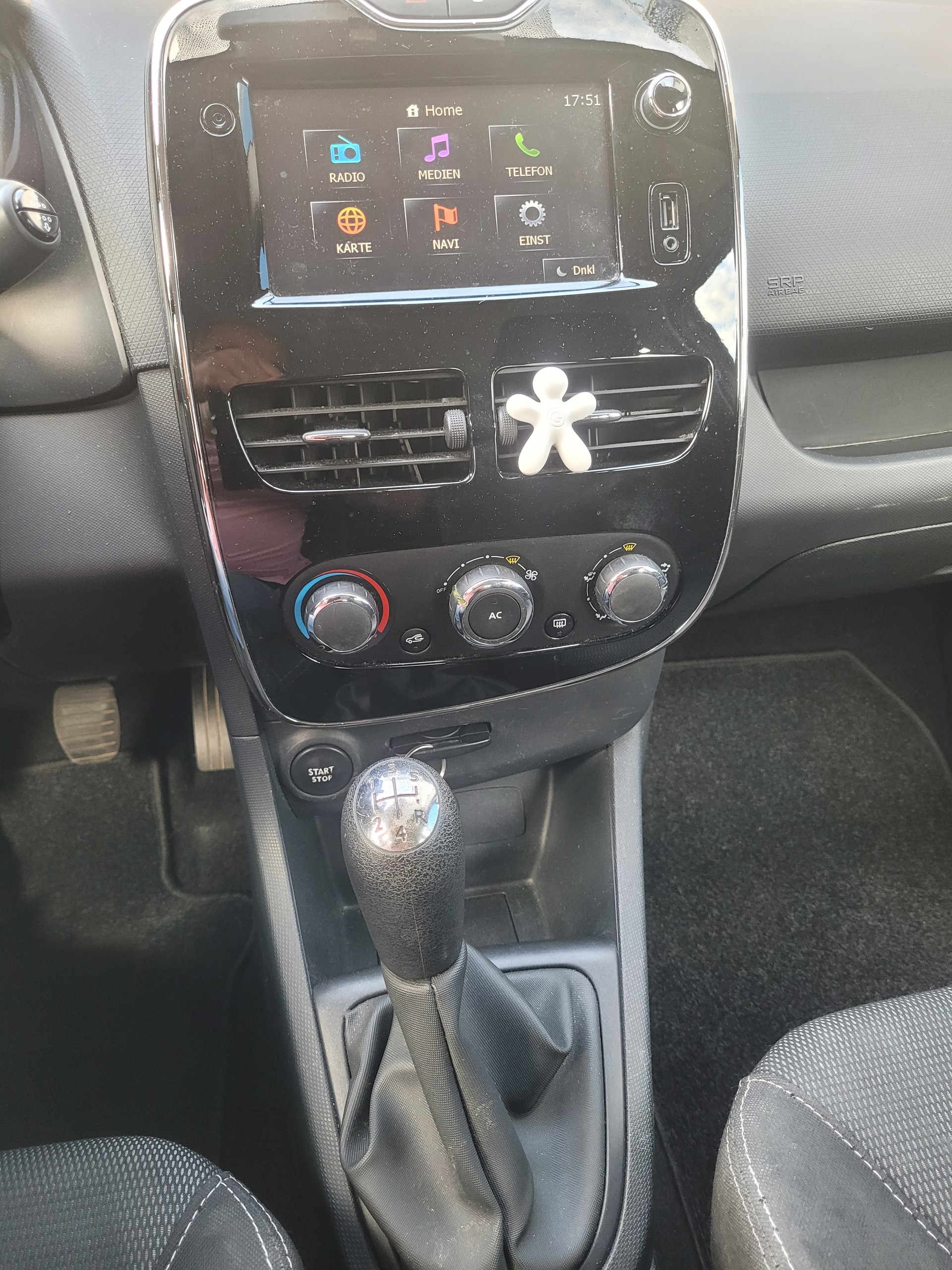 RENAULT Clio 0.9 12V Expression-image-11
