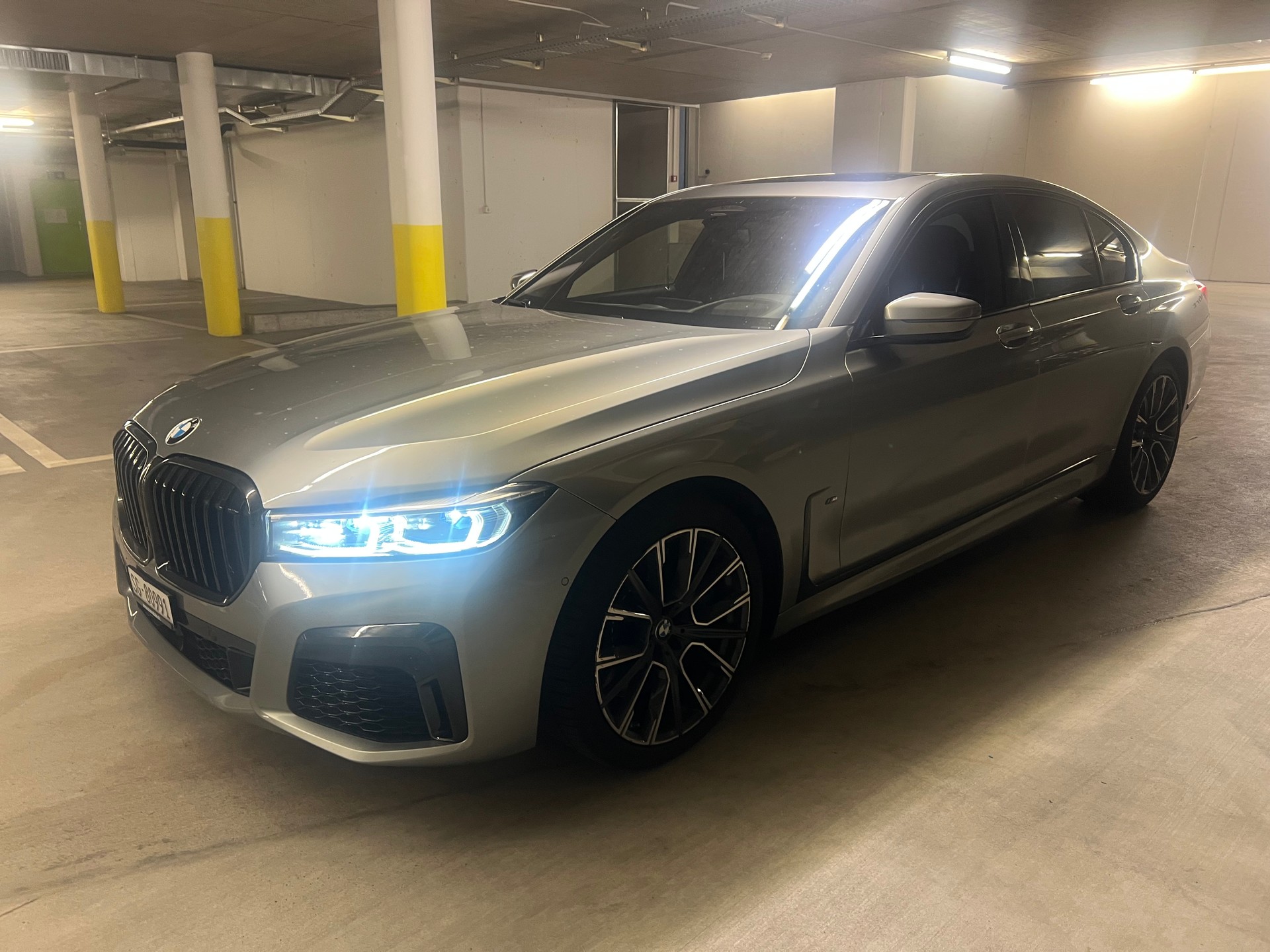 BMW 750d xDrive-image-2
