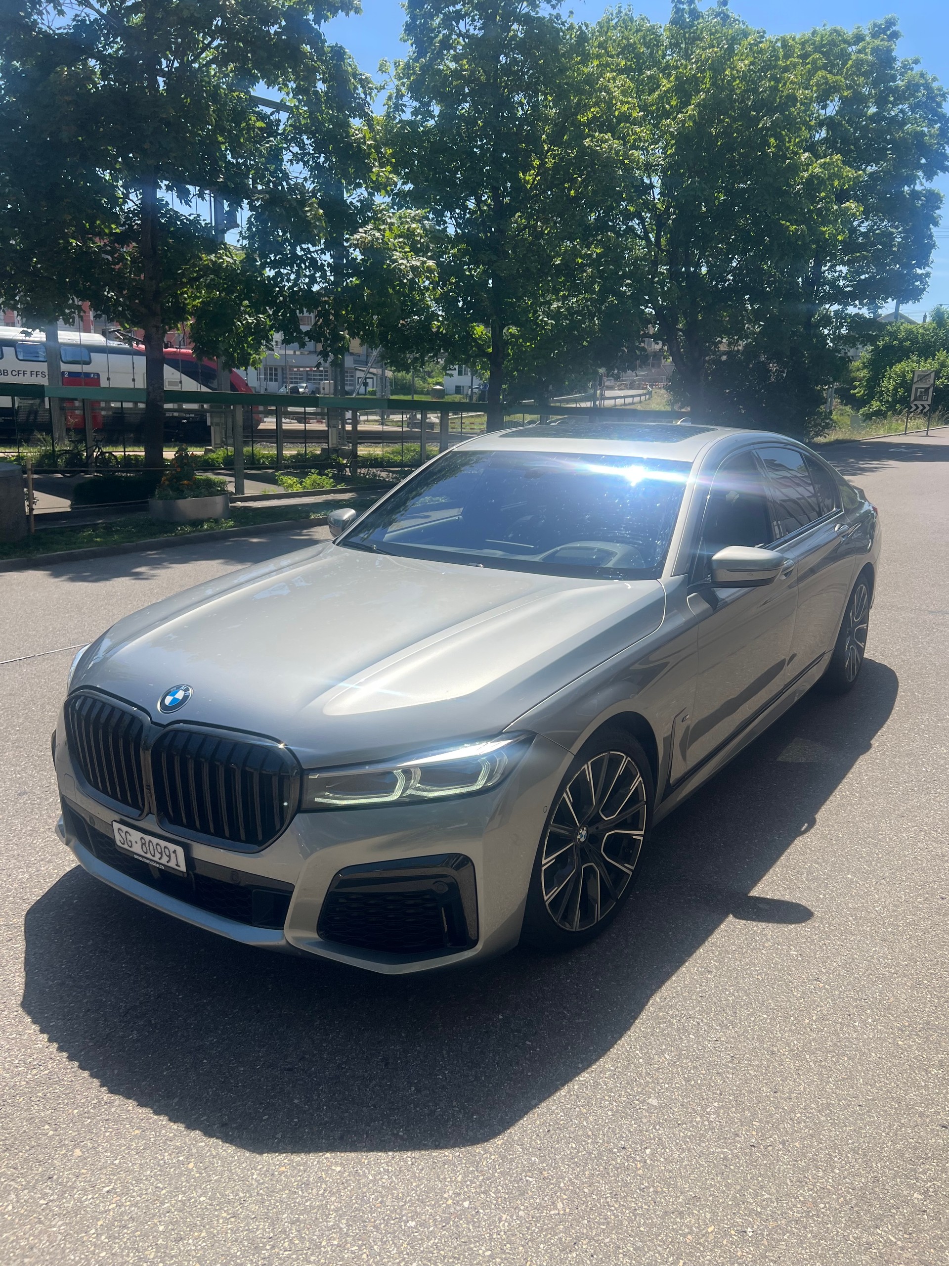 BMW 750d xDrive-image-0