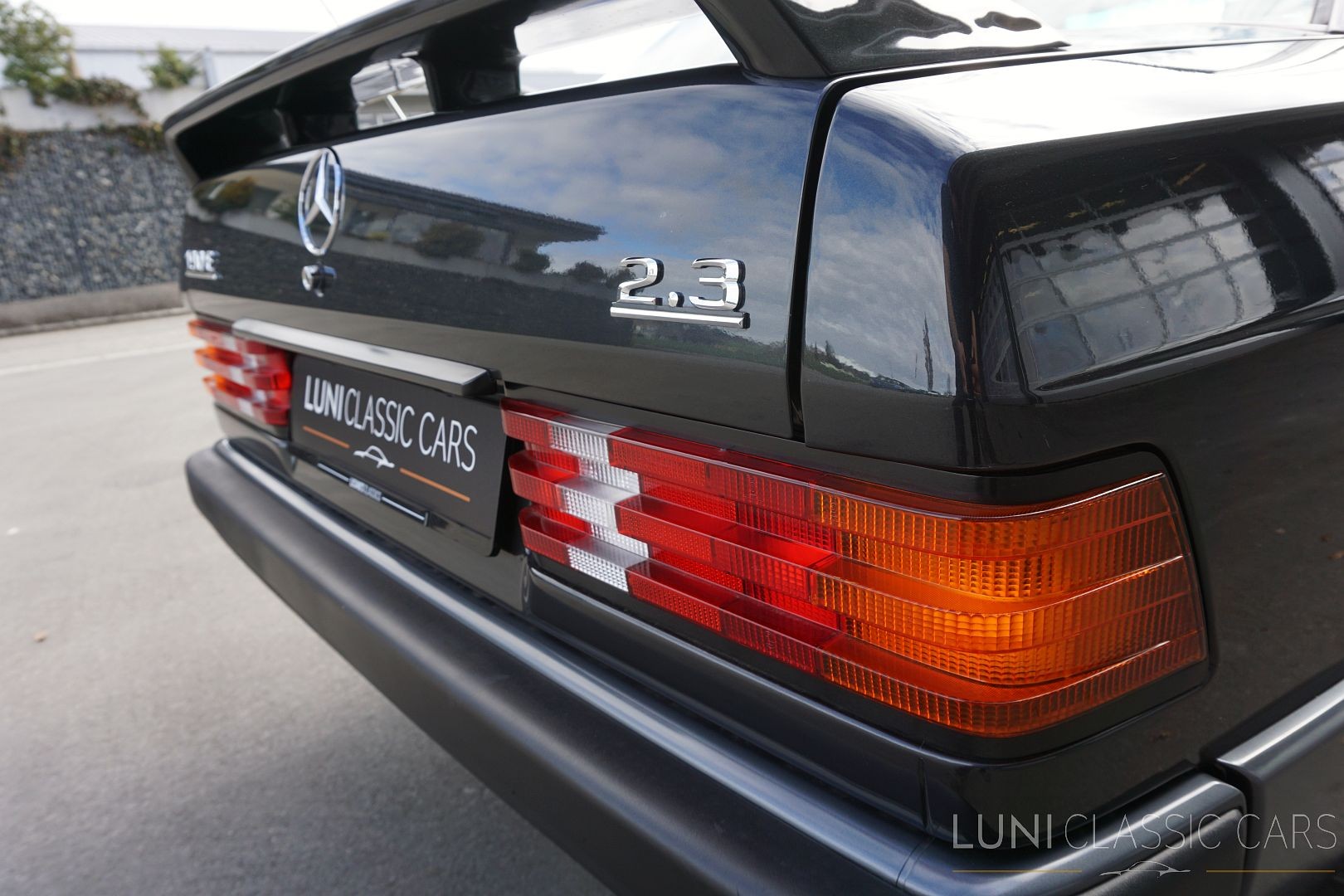 MERCEDES-BENZ 190 E 2.3-image-18