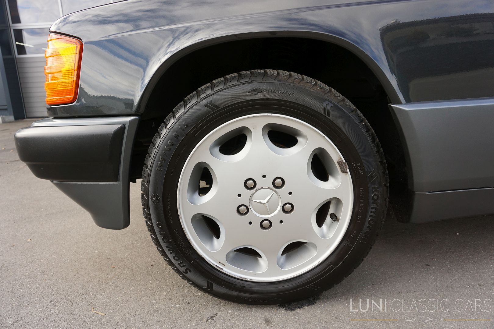 MERCEDES-BENZ 190 E 2.3-image-11
