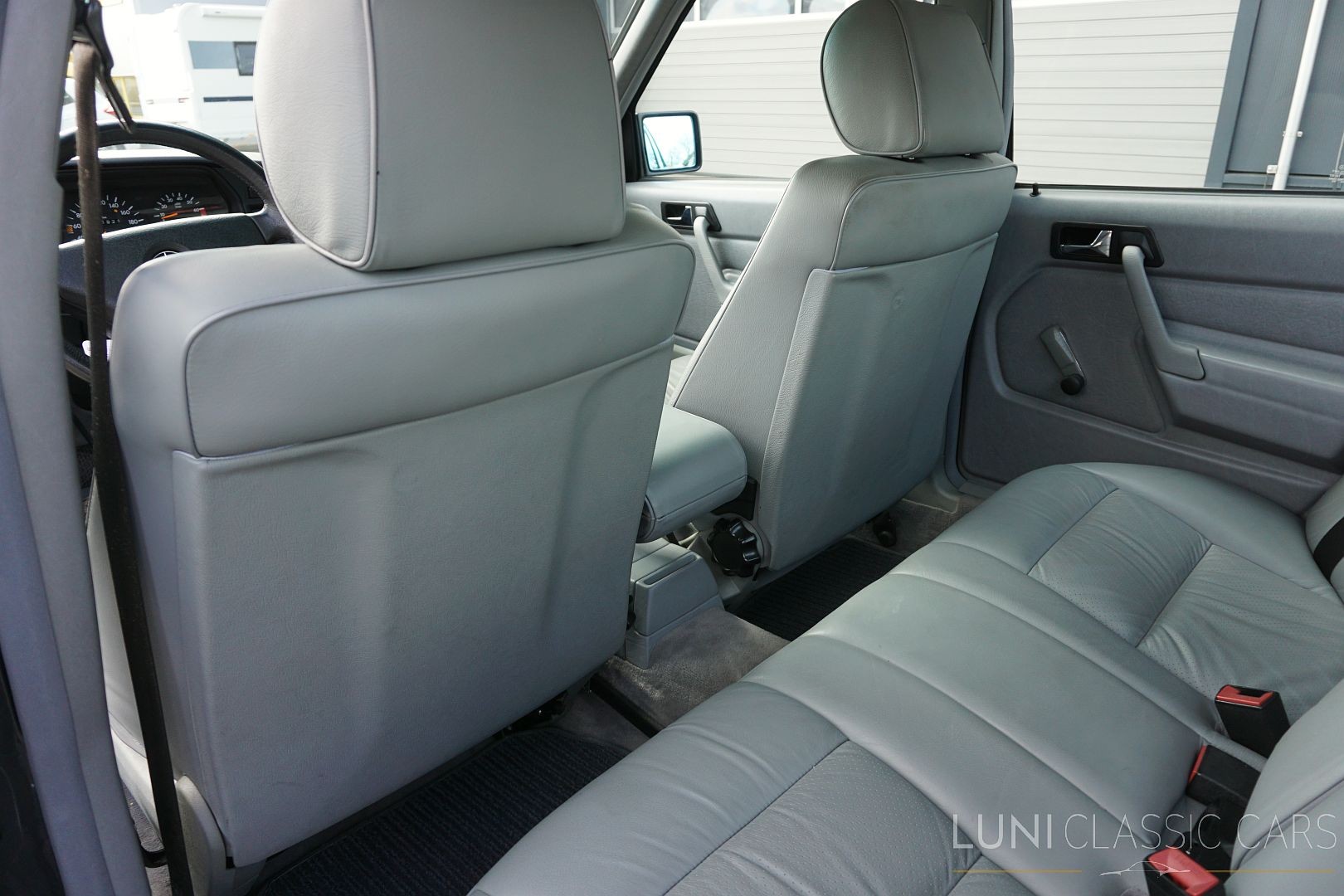 MERCEDES-BENZ 190 E 2.3-image-28