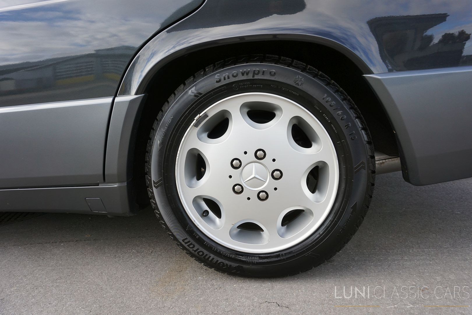 MERCEDES-BENZ 190 E 2.3-image-14