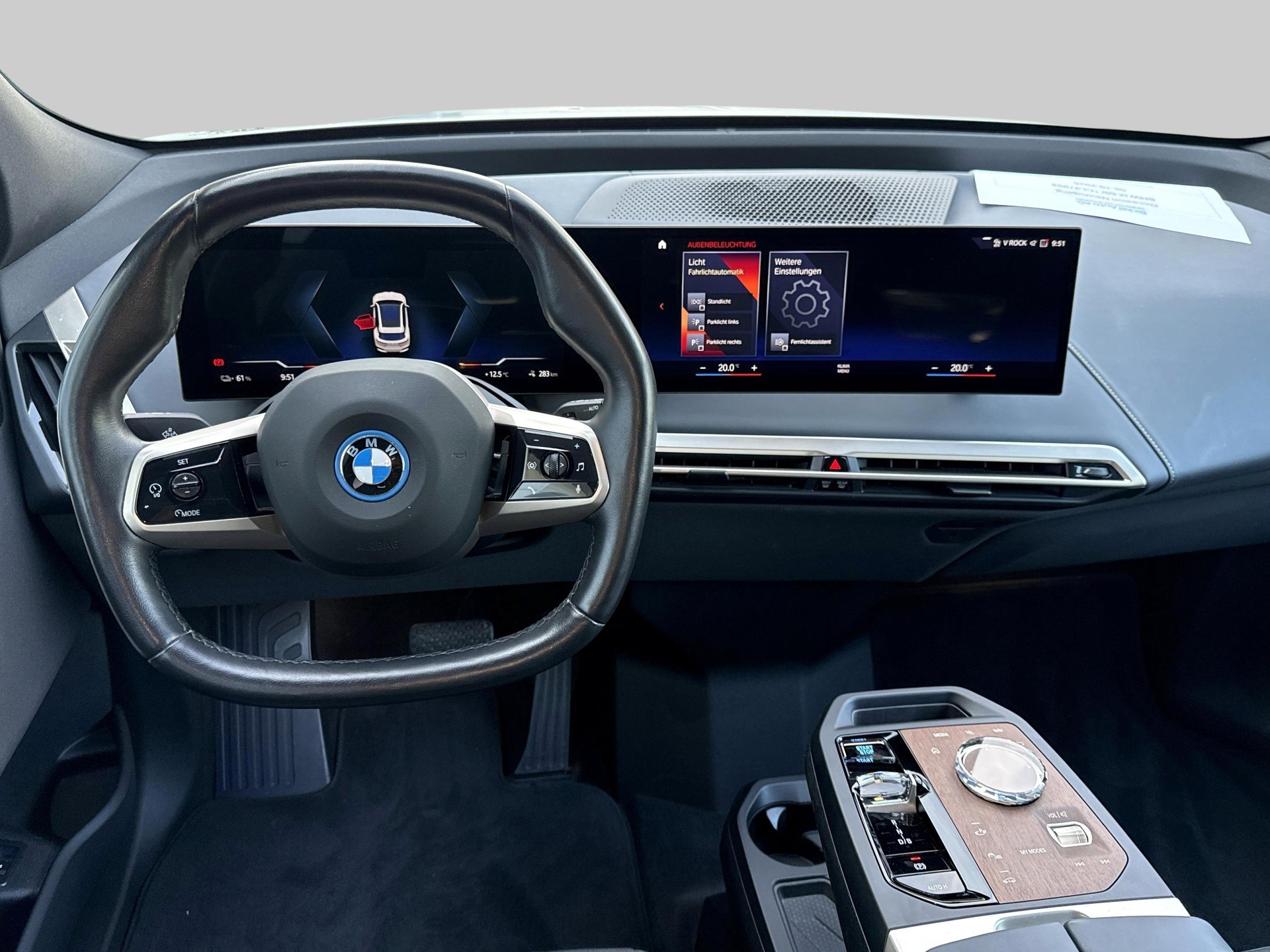 BMW iX xDrive50-image-9