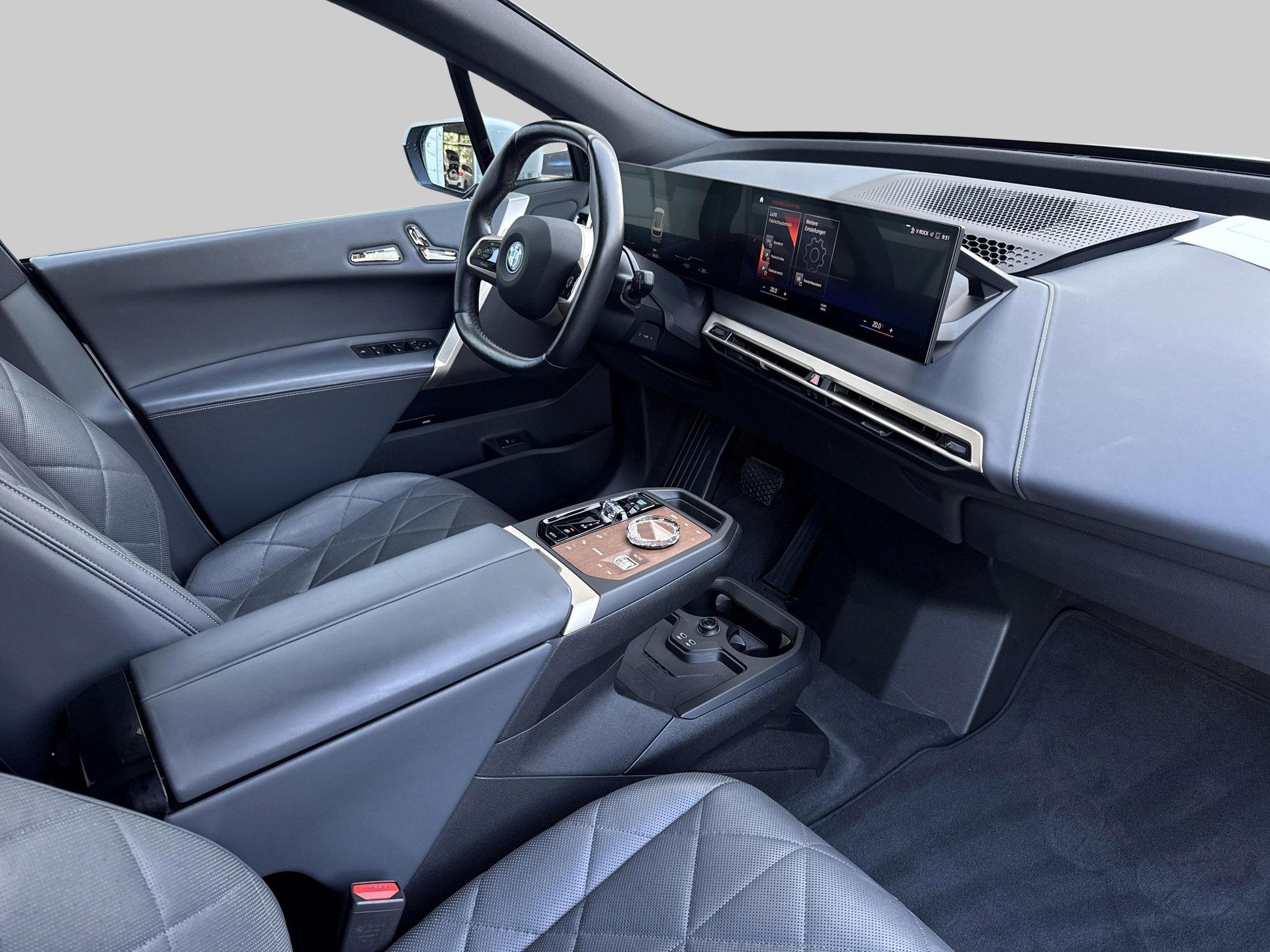 BMW iX xDrive50-image-8