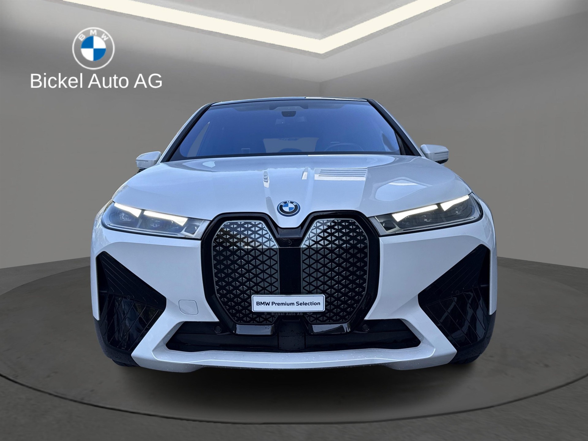 BMW iX xDrive50-image-4