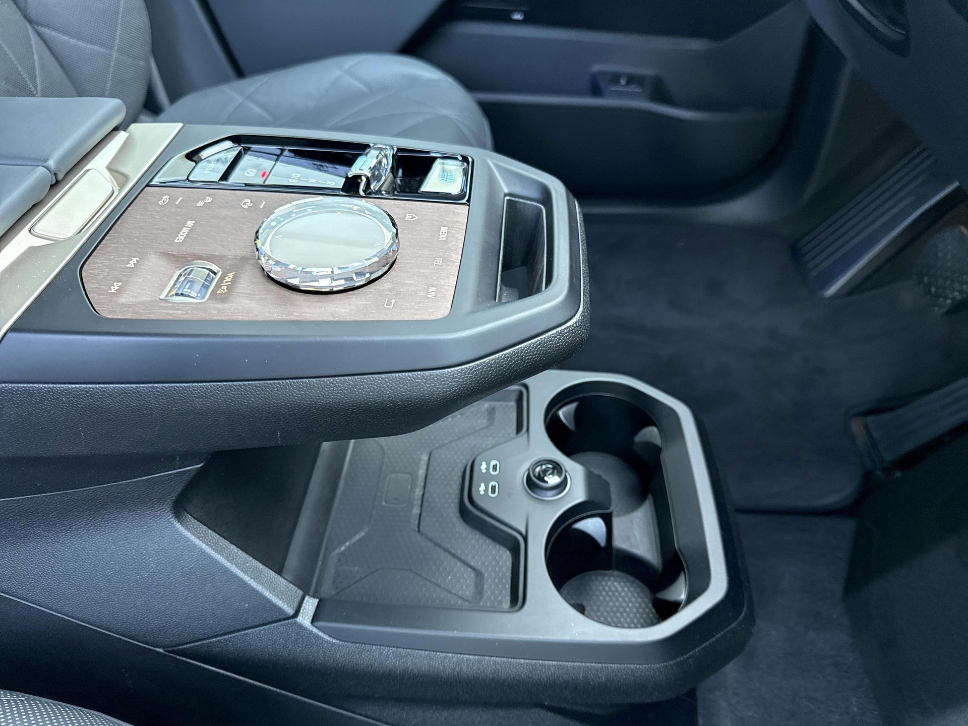 BMW iX xDrive50-image-20