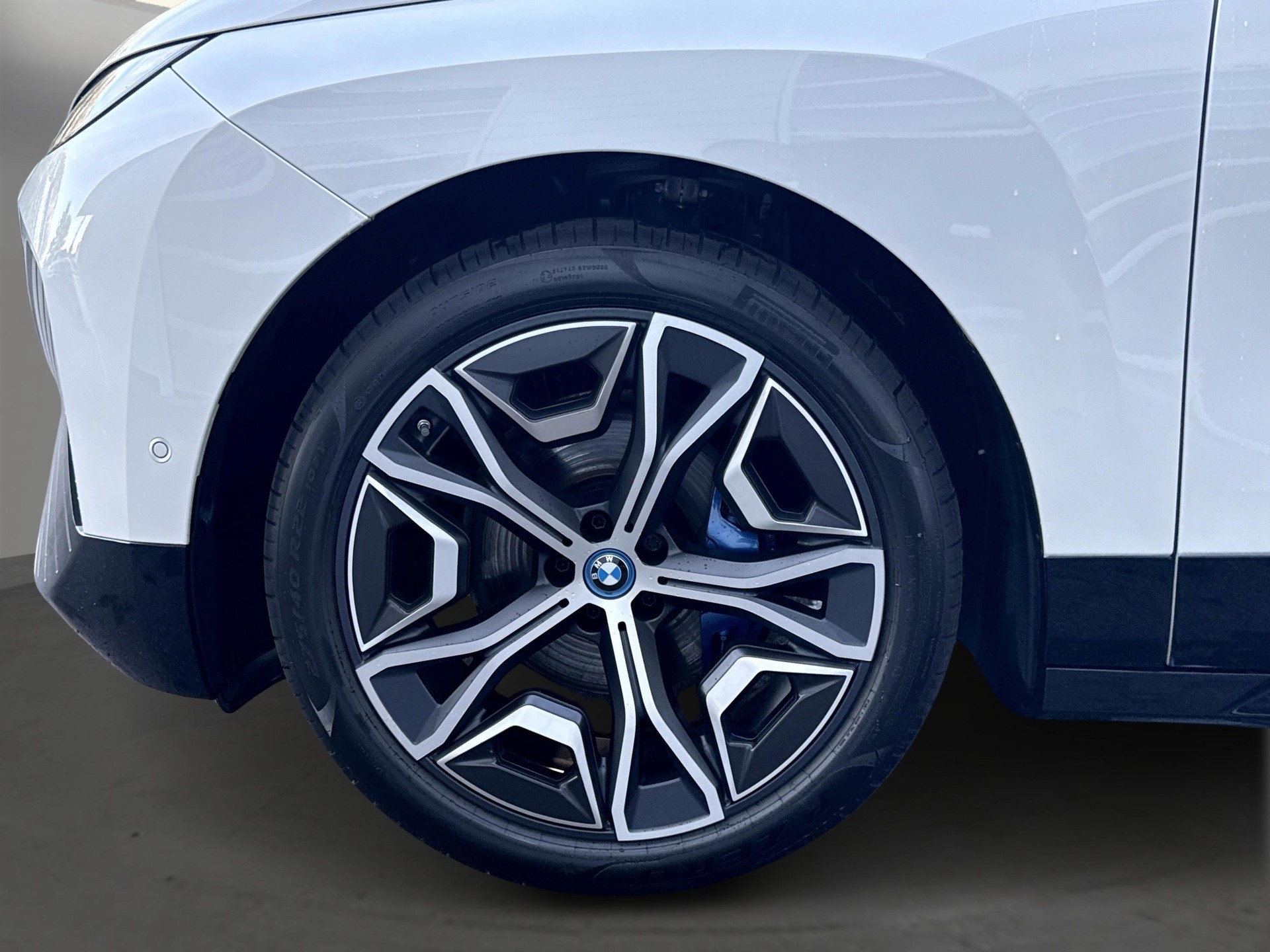 BMW iX xDrive50-image-6