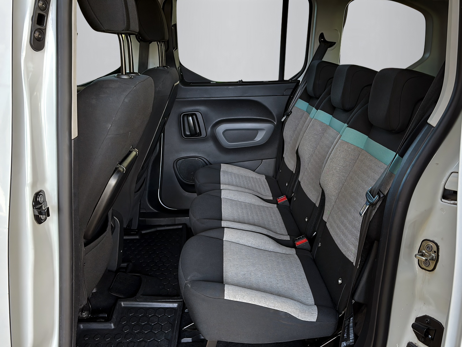 CITROEN Berlingo 1.5 BlueHDi 130 Shine-image-6