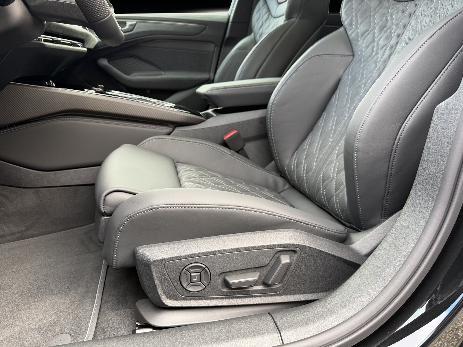 AUDI A6 allroad TDI quattro 220 kW S tronic-image-15