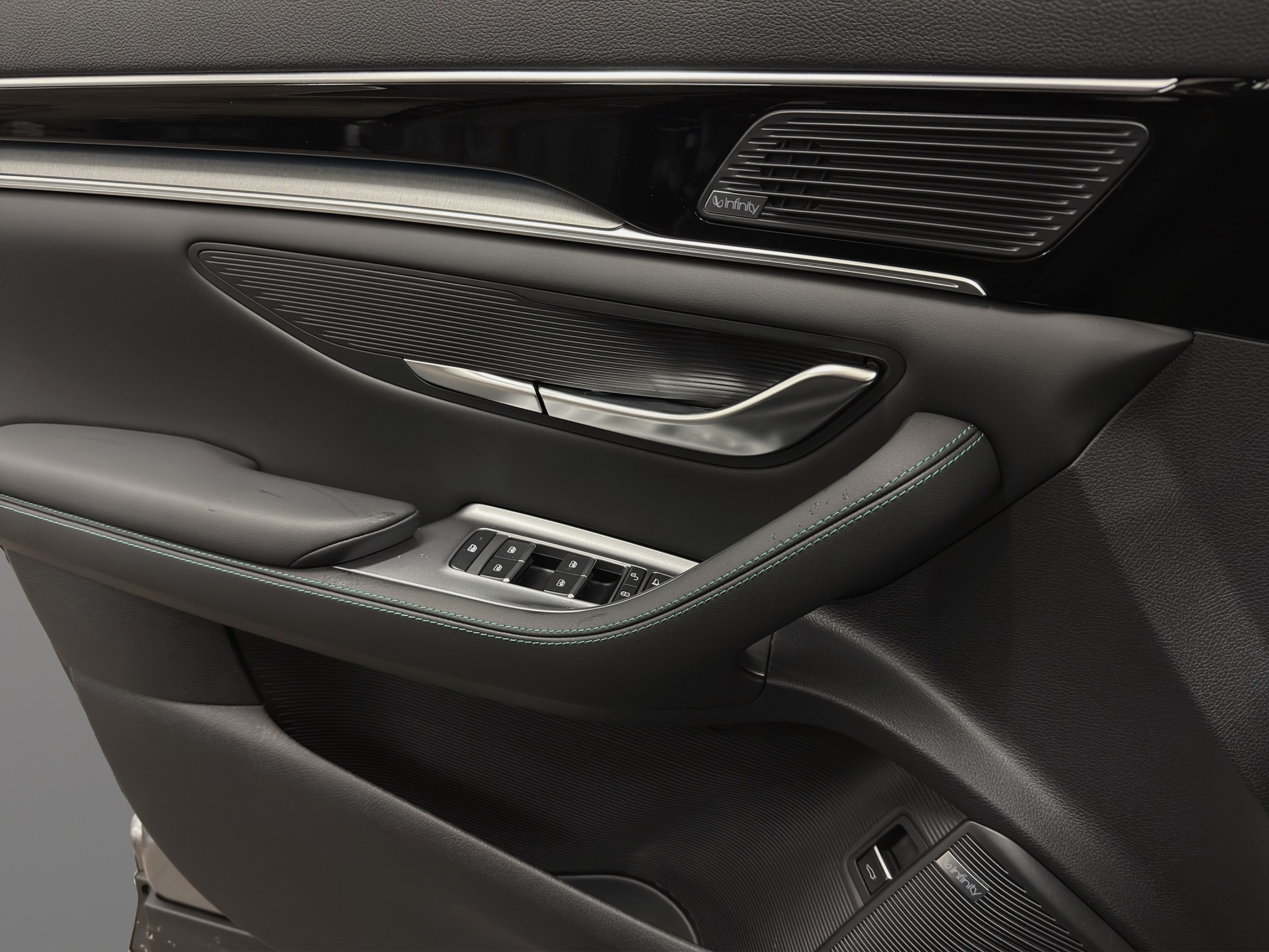 BYD Seal U DM-i Design AWD-image-14