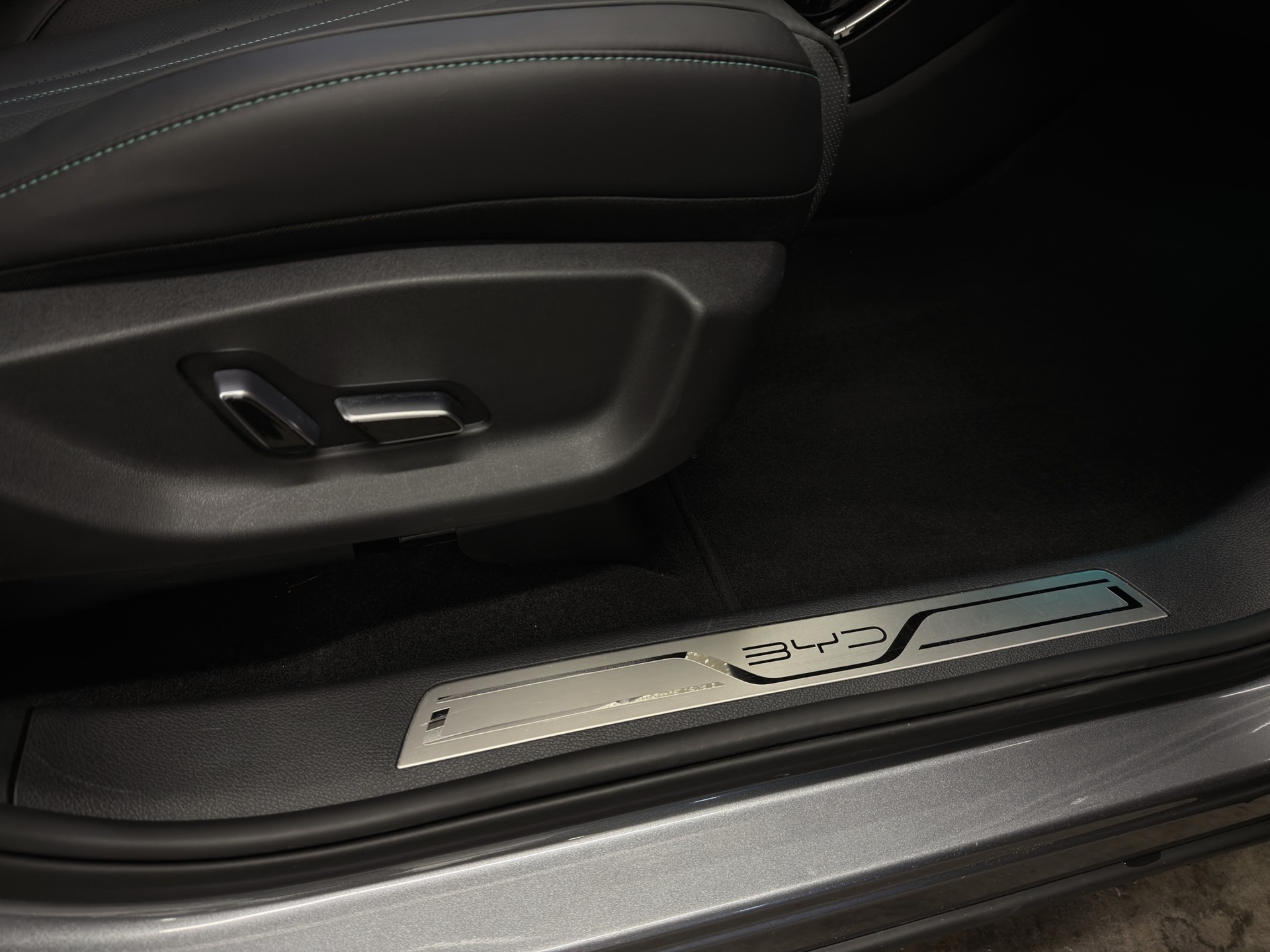 BYD Seal U DM-i Design AWD-image-15