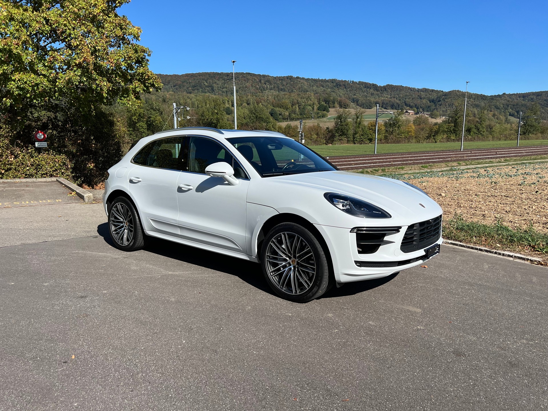 PORSCHE Macan Turbo PDK-image-2