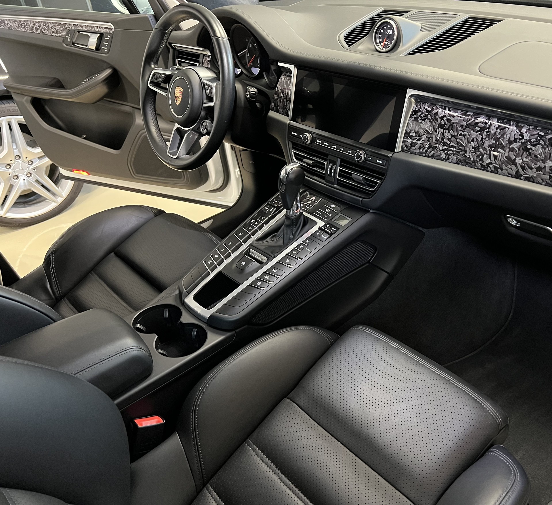 PORSCHE Macan Turbo PDK-image-10