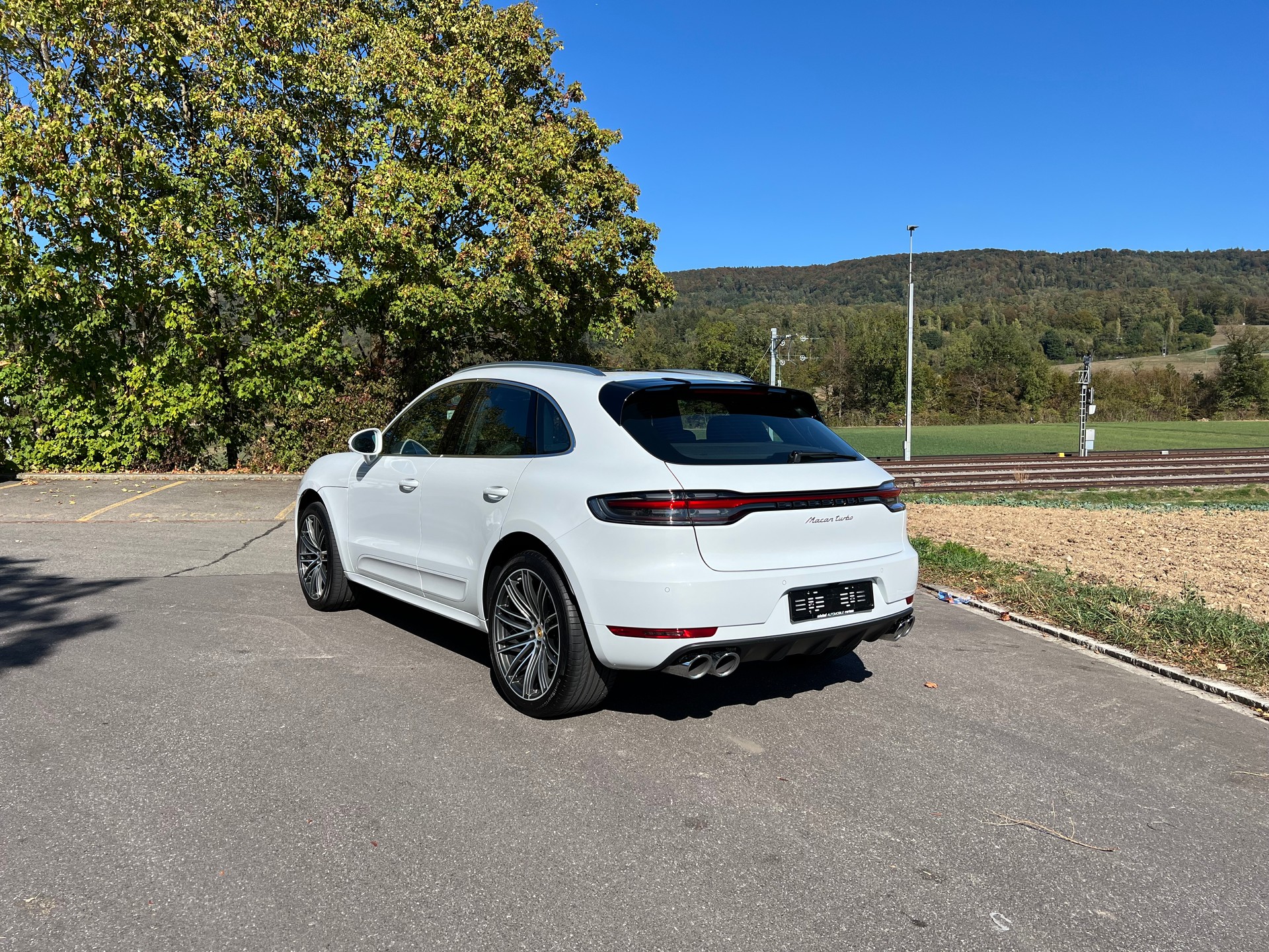 PORSCHE Macan Turbo PDK-image-4