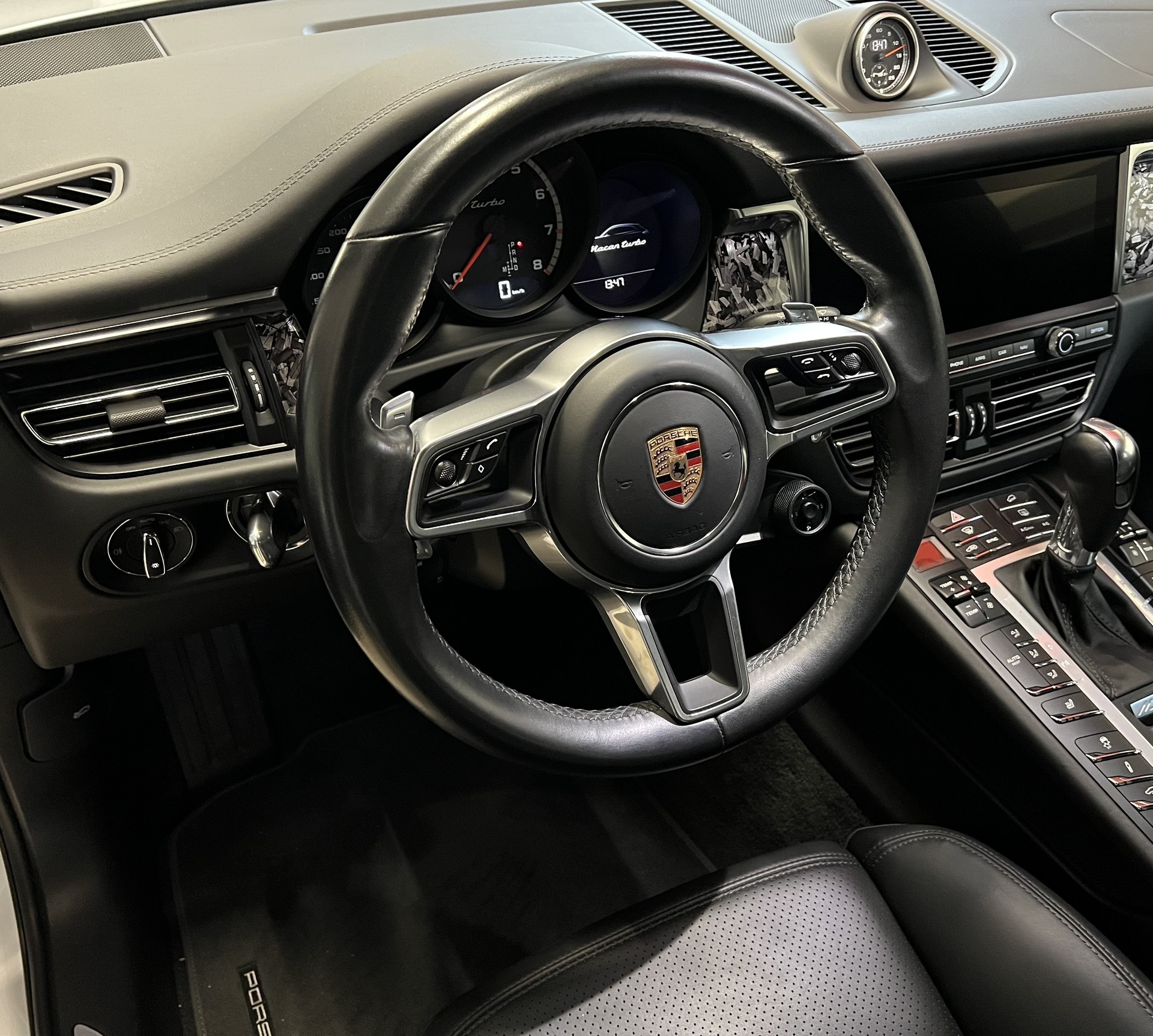 PORSCHE Macan Turbo PDK-image-7