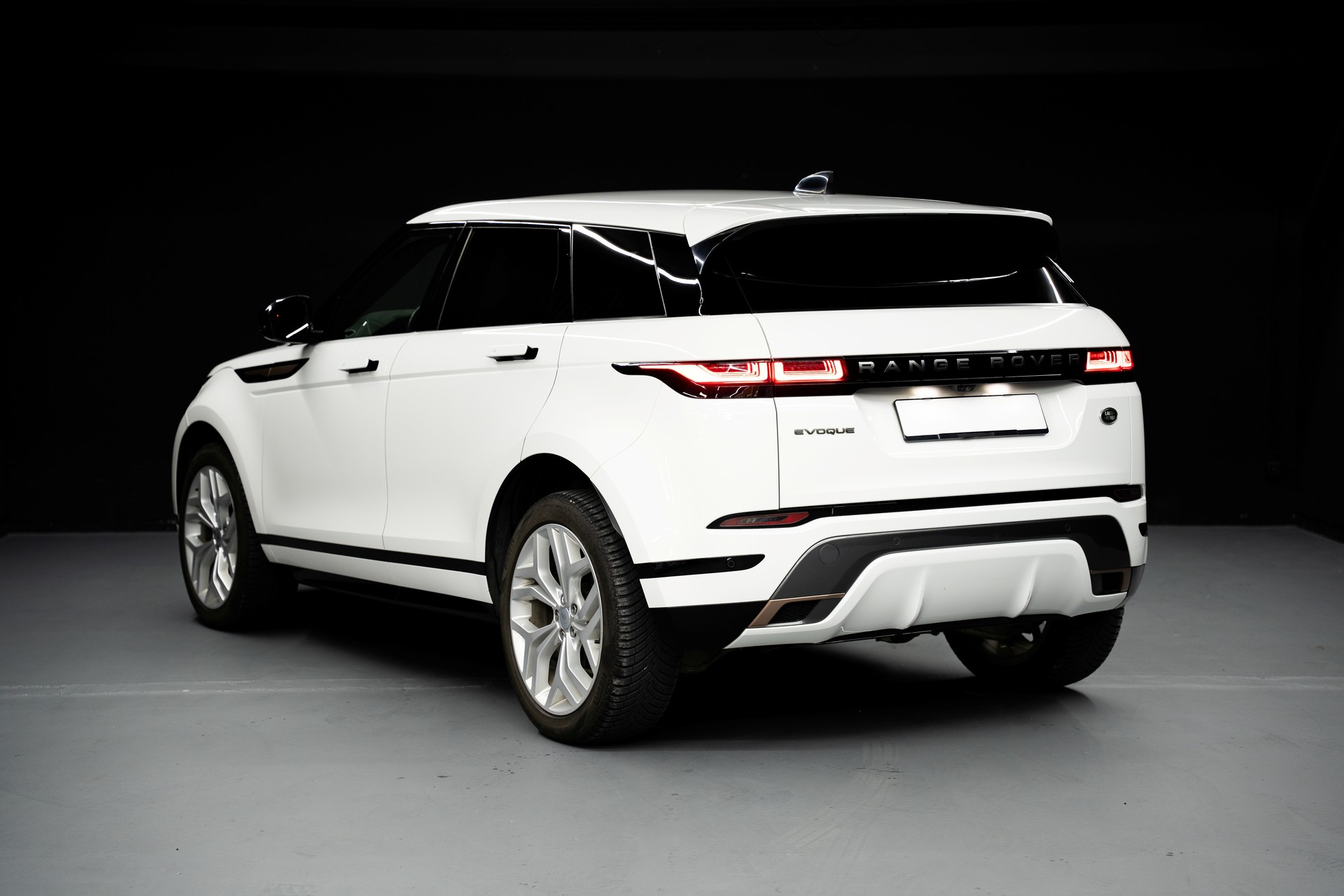 LAND ROVER Range Rover Evoque R-Dynamic P 200 SE AT9-image-5
