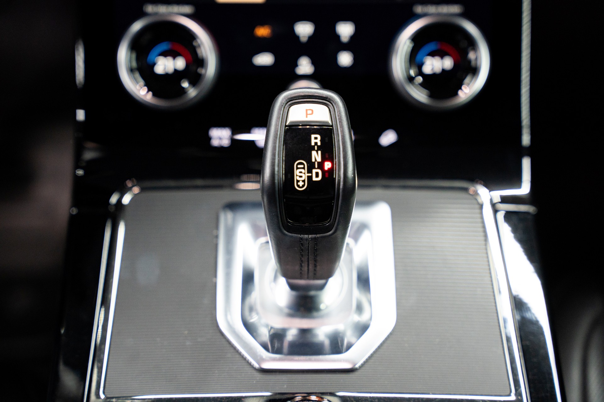 LAND ROVER Range Rover Evoque R-Dynamic P 200 SE AT9-image-11