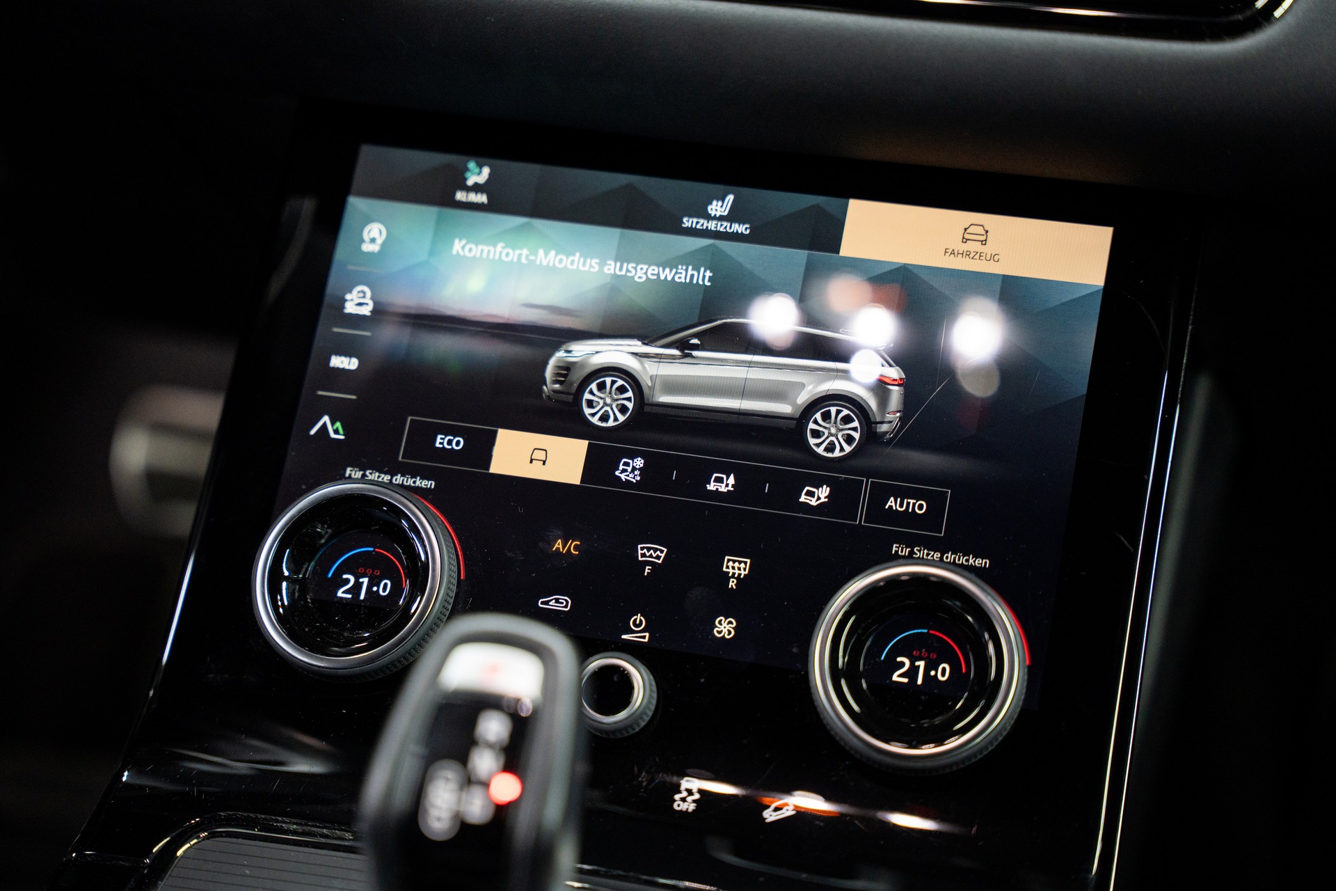 LAND ROVER Range Rover Evoque R-Dynamic P 200 SE AT9-image-10